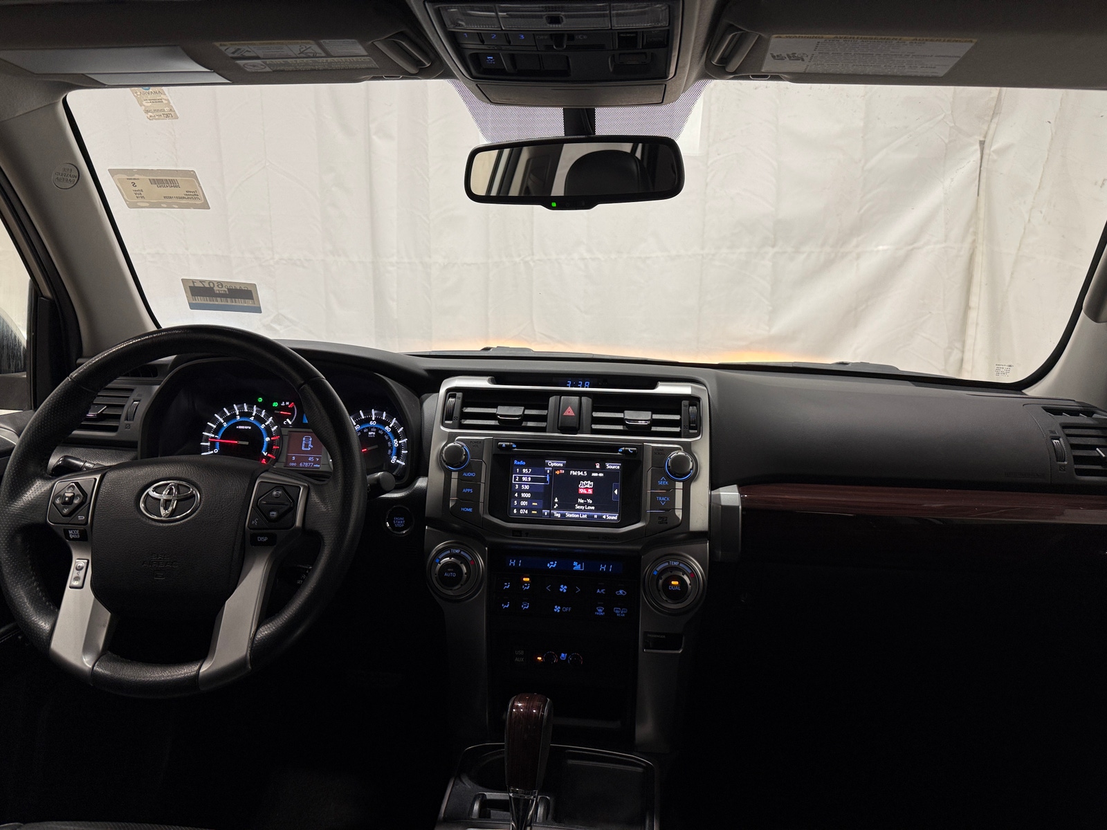 Thumbnail: 2016 Toyota 4Runner - 3