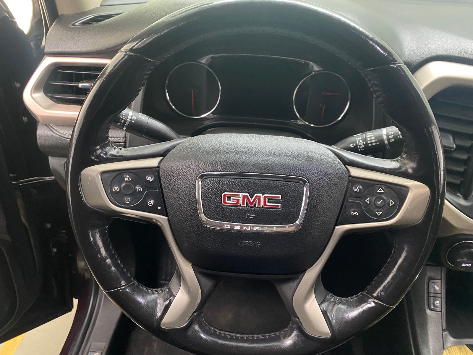 Thumbnail: 2018 GMC Acadia - 4