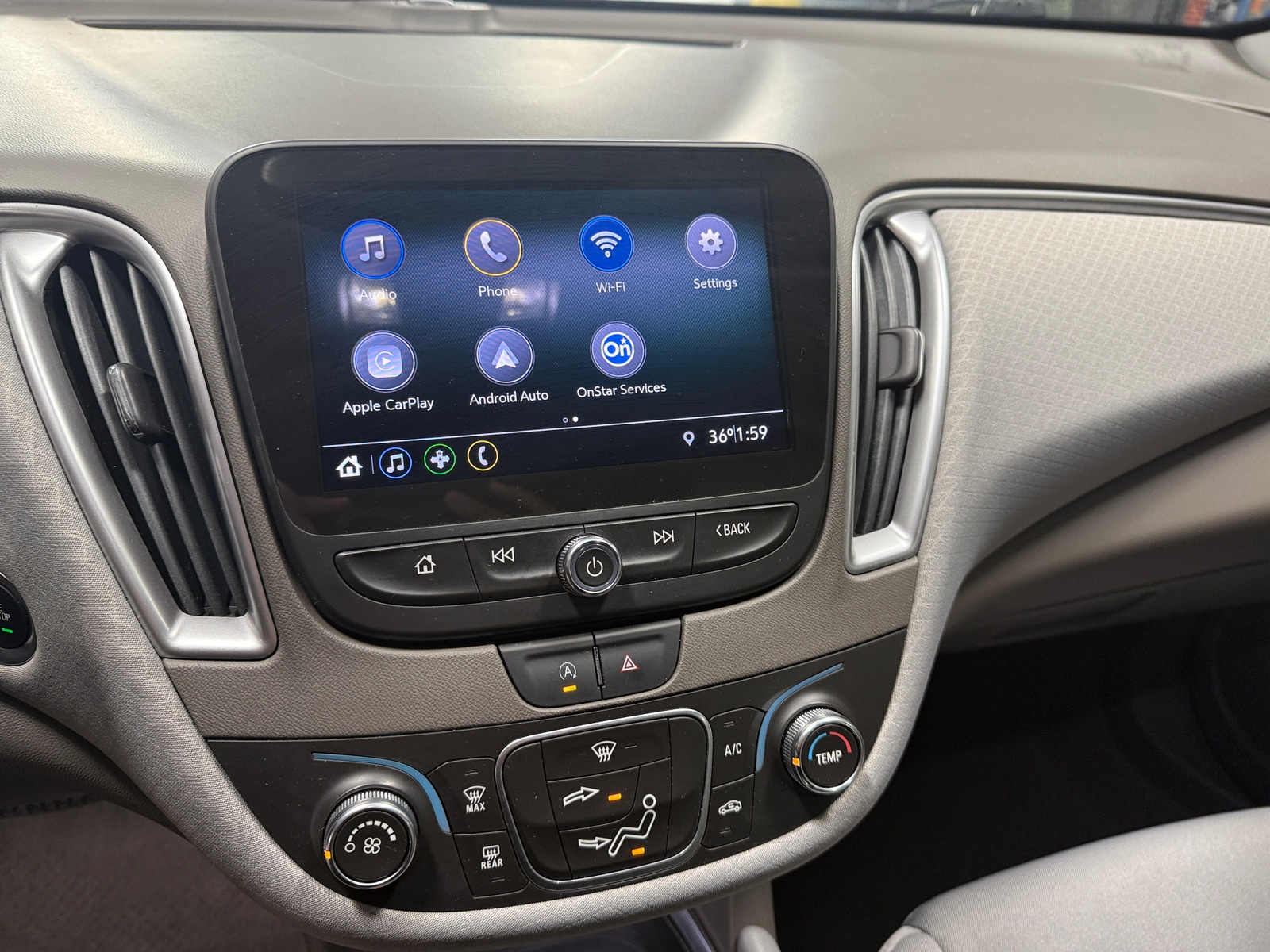 Thumbnail: 2020 Chevrolet Malibu - 4