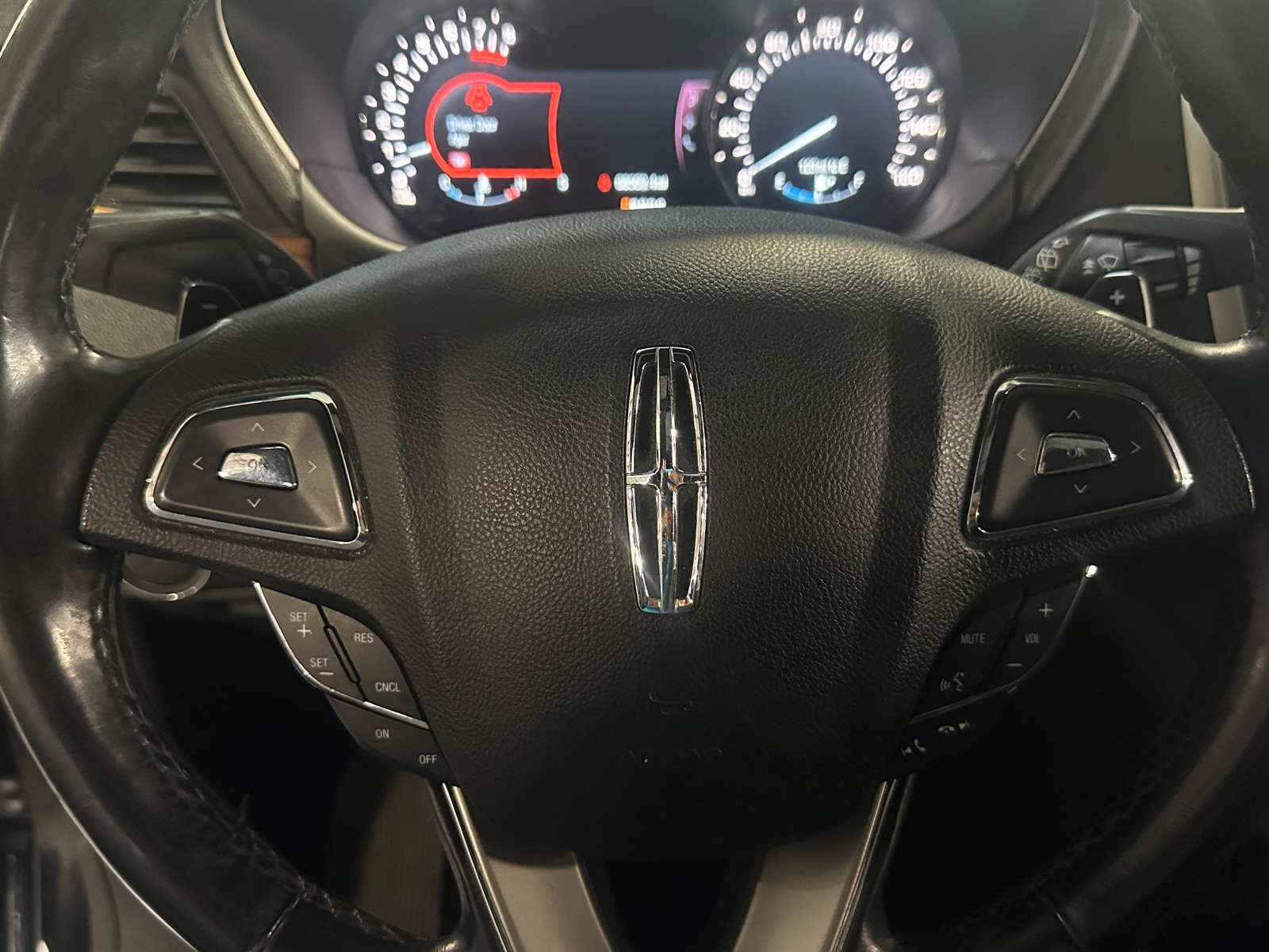 Thumbnail: 2015 Lincoln MKC - 4