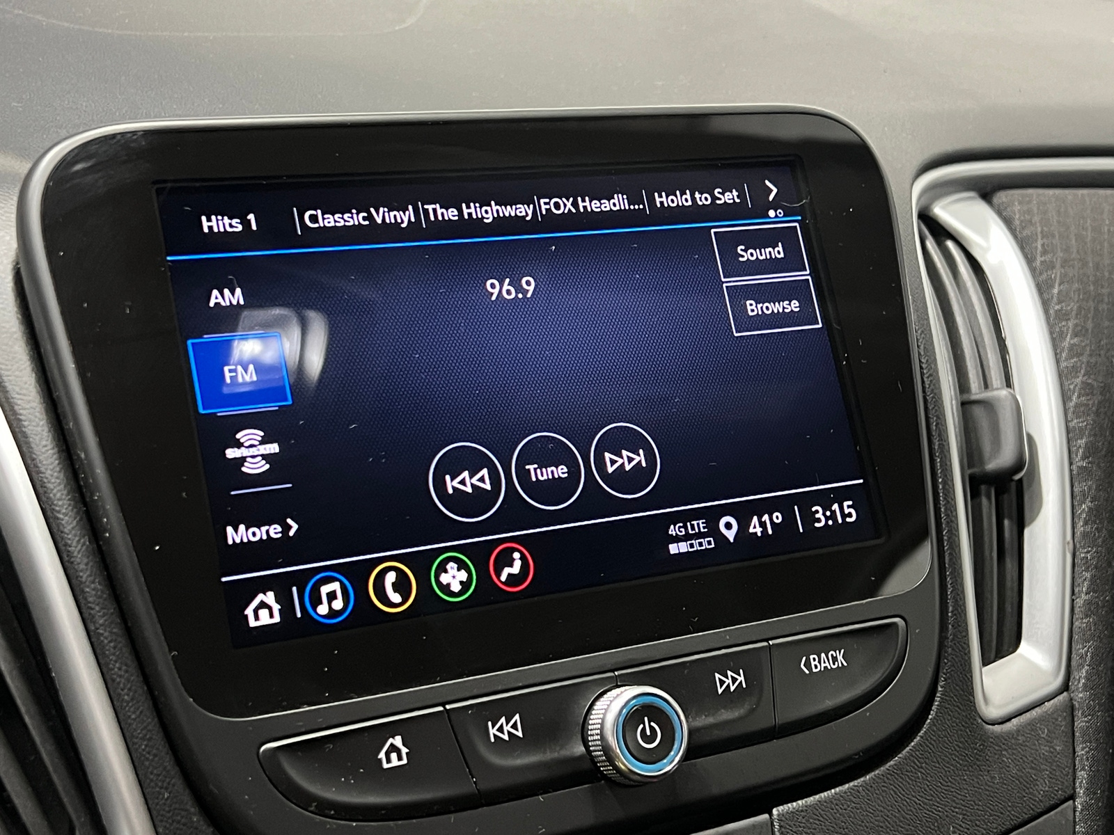 Thumbnail: 2024 Chevrolet Malibu - 4