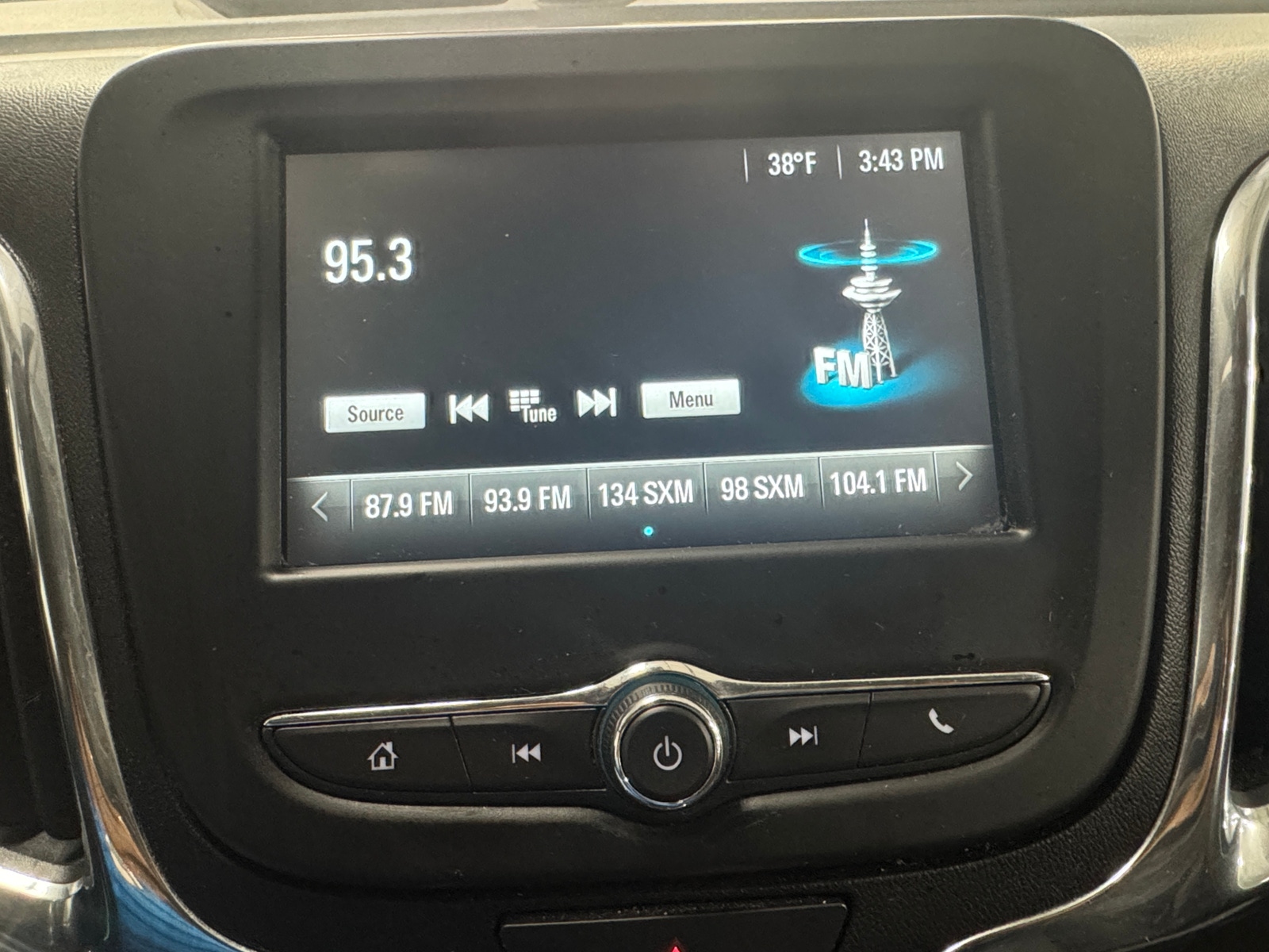 Thumbnail: 2018 Chevrolet Equinox - 4