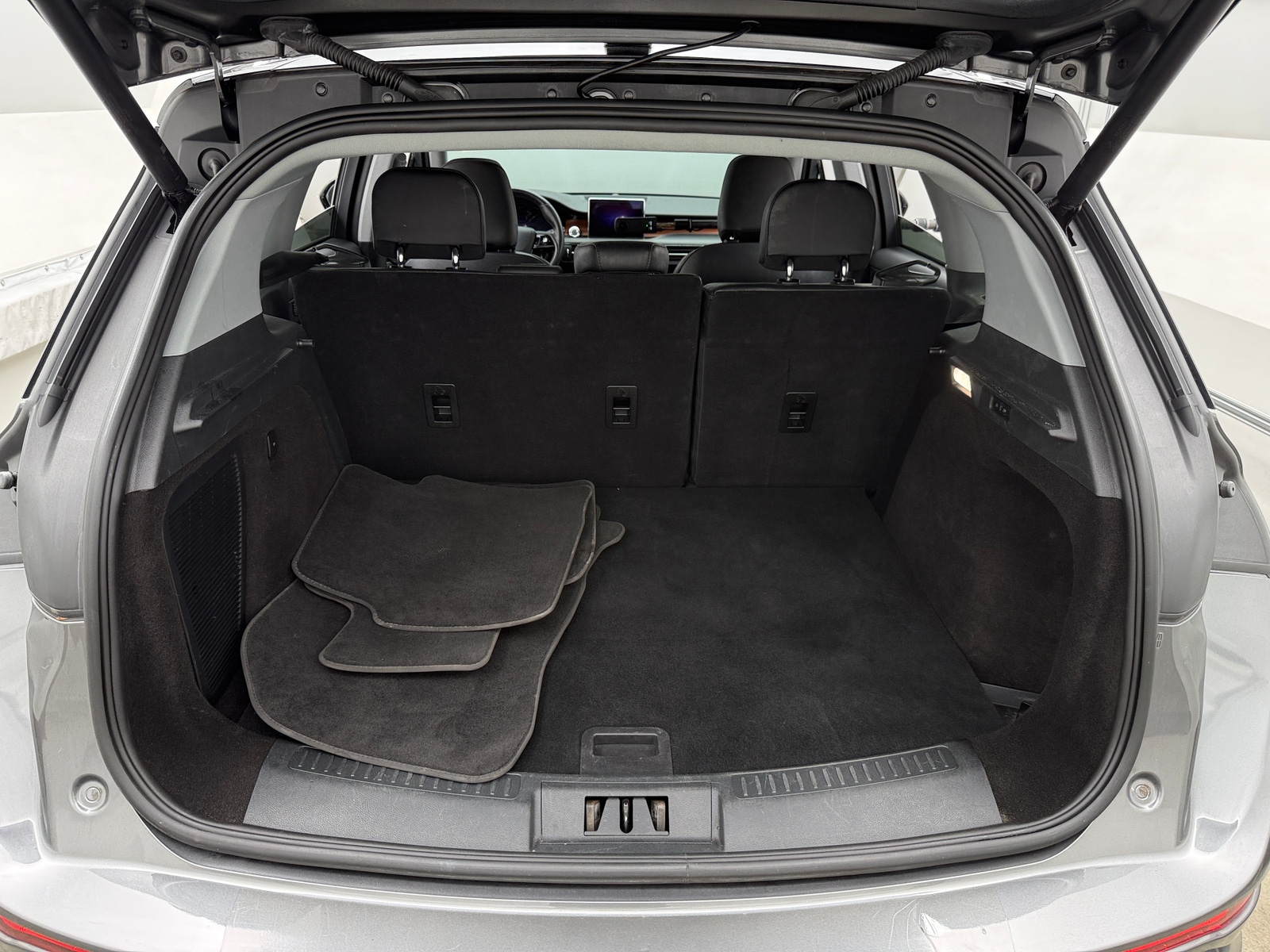 Thumbnail: 2022 Lincoln Corsair - 6