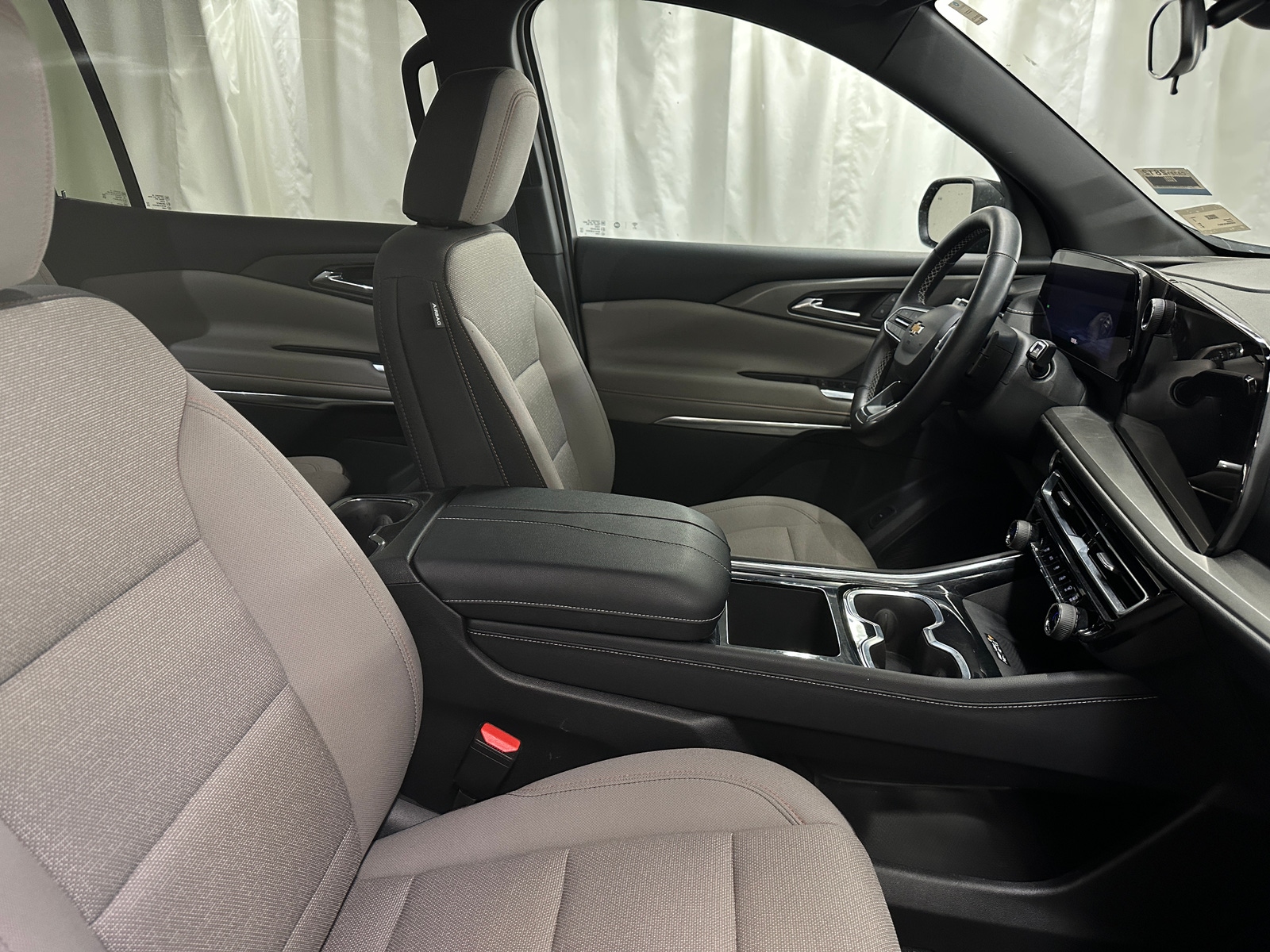 Thumbnail: 2025 Chevrolet Traverse - 2