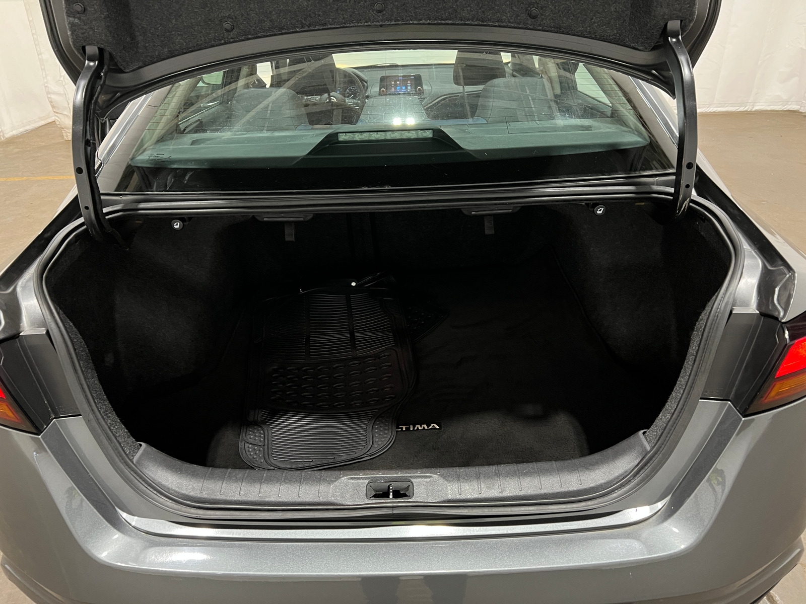 Thumbnail: 2022 Nissan Altima - 7