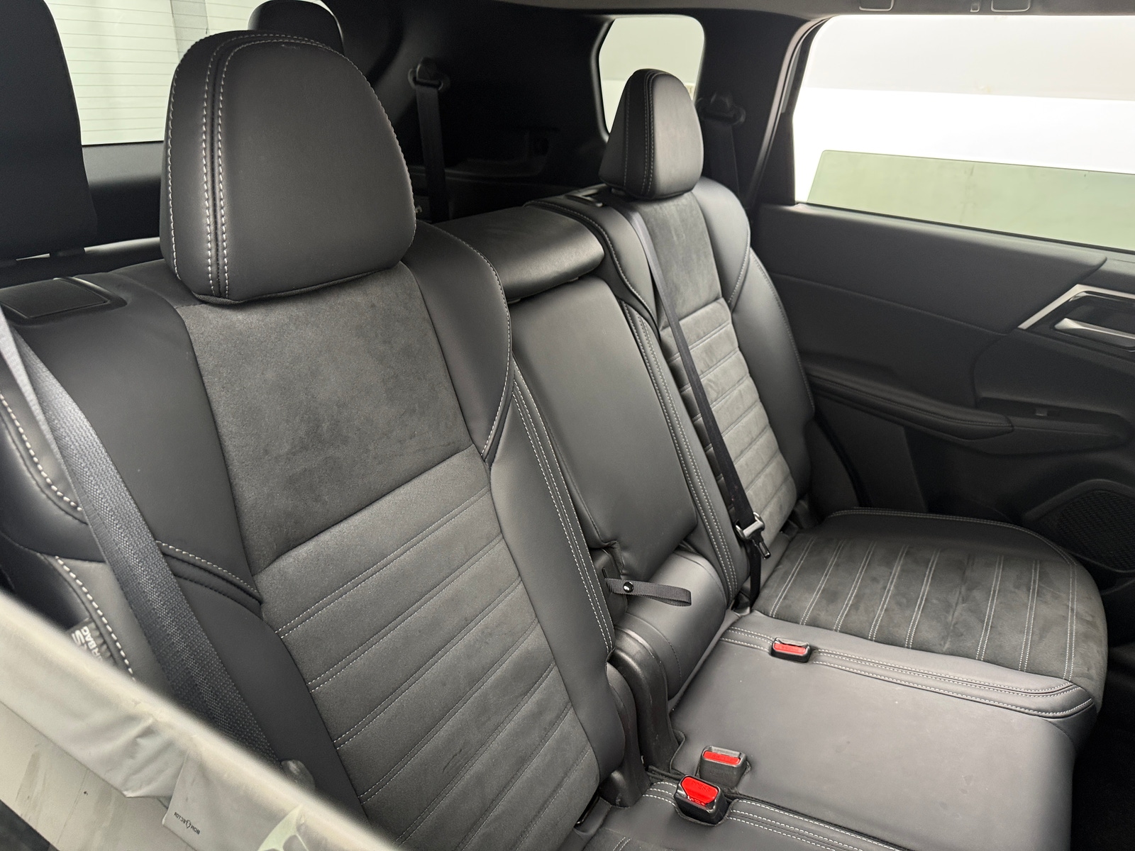 Thumbnail: 2024 Mitsubishi Outlander - 5