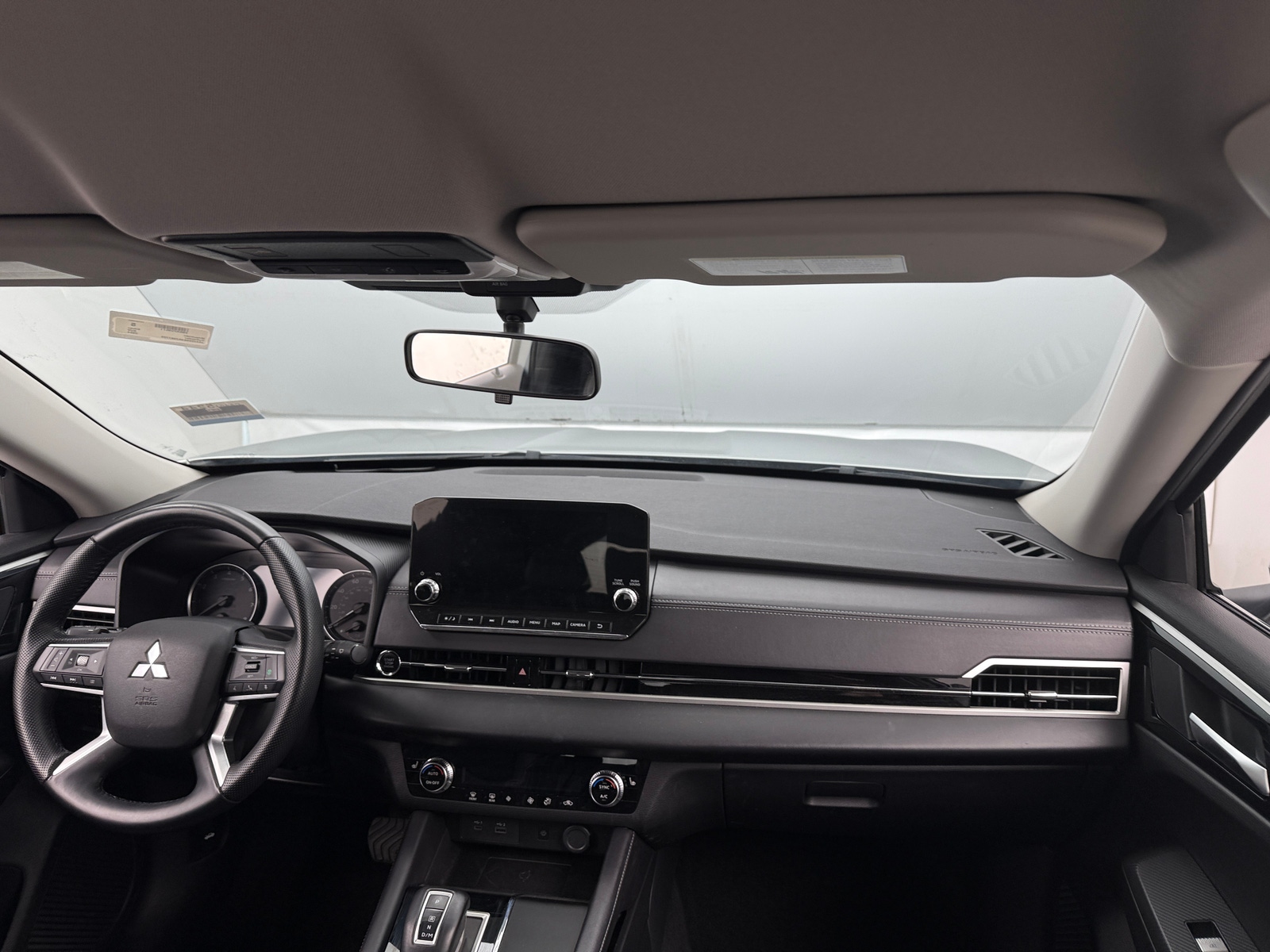 Thumbnail: 2024 Mitsubishi Outlander - 2