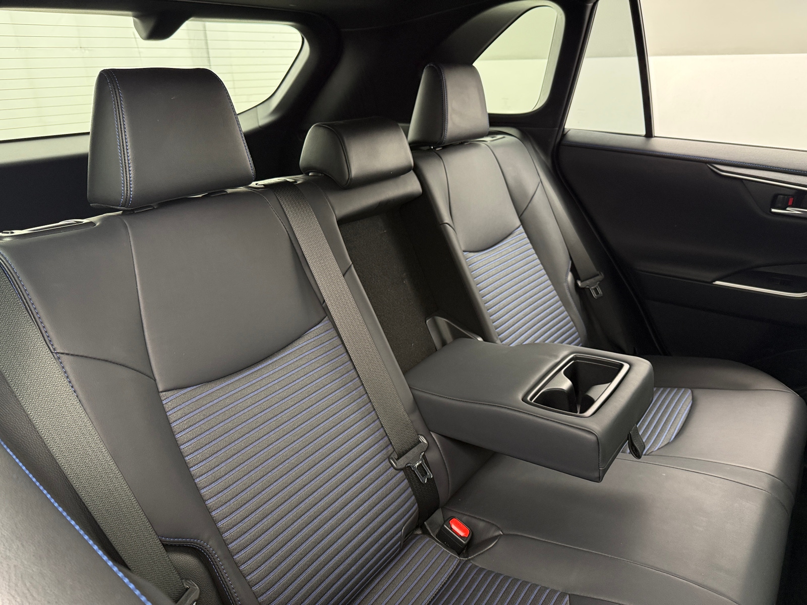 Thumbnail: 2019 Toyota RAV4 - 6