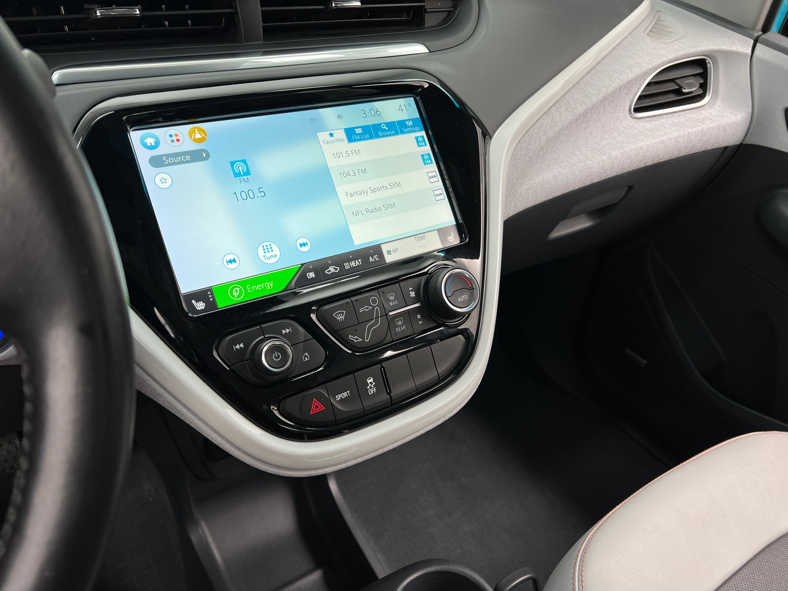 Thumbnail: 2020 Chevrolet Bolt EV - 3