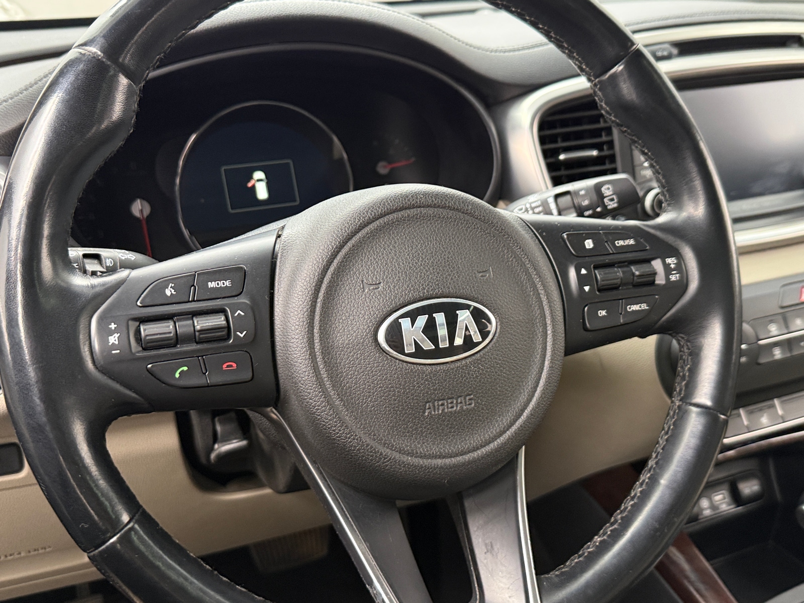 Thumbnail: 2016 Kia Sorento - 4