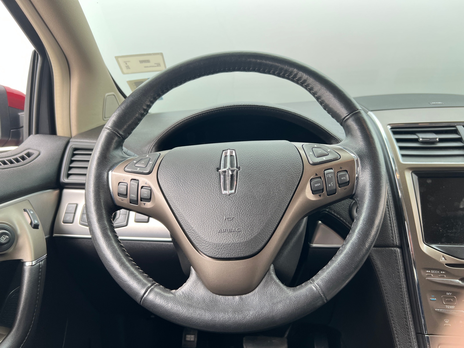 Thumbnail: 2015 Lincoln MKX - 4