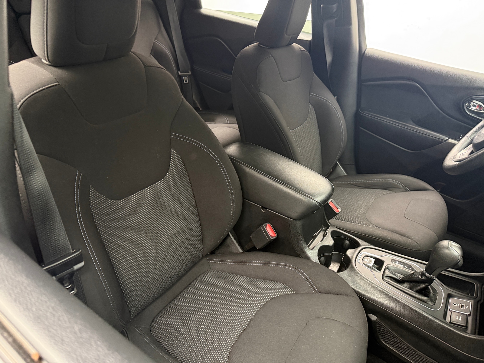 Thumbnail: 2019 Jeep Cherokee - 2