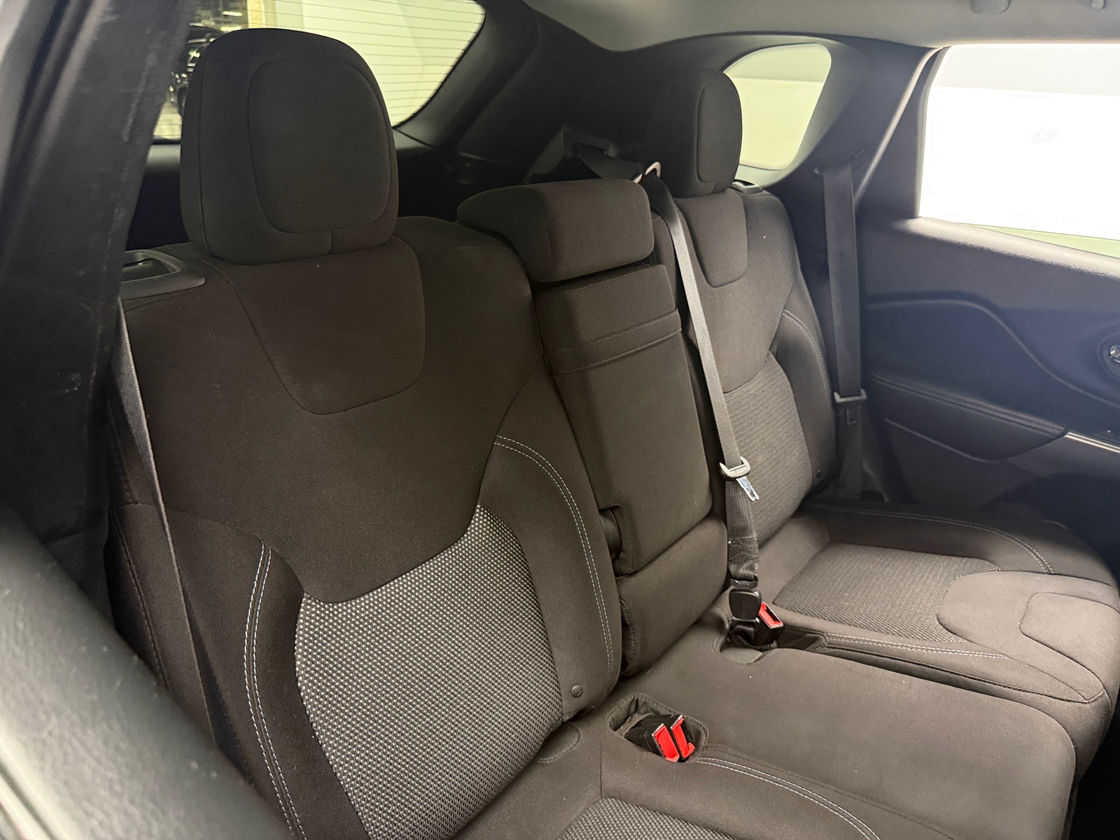 Thumbnail: 2019 Jeep Cherokee - 6