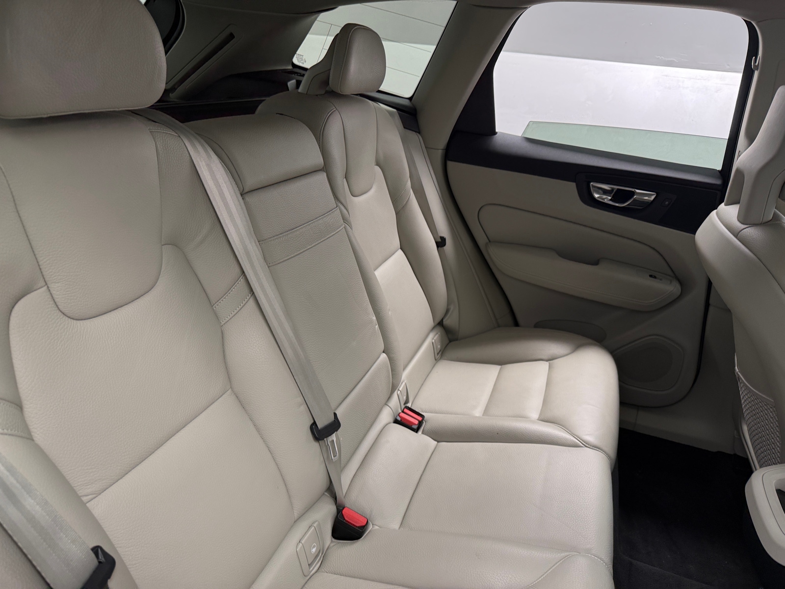 Thumbnail: 2018 Volvo XC60 - 5