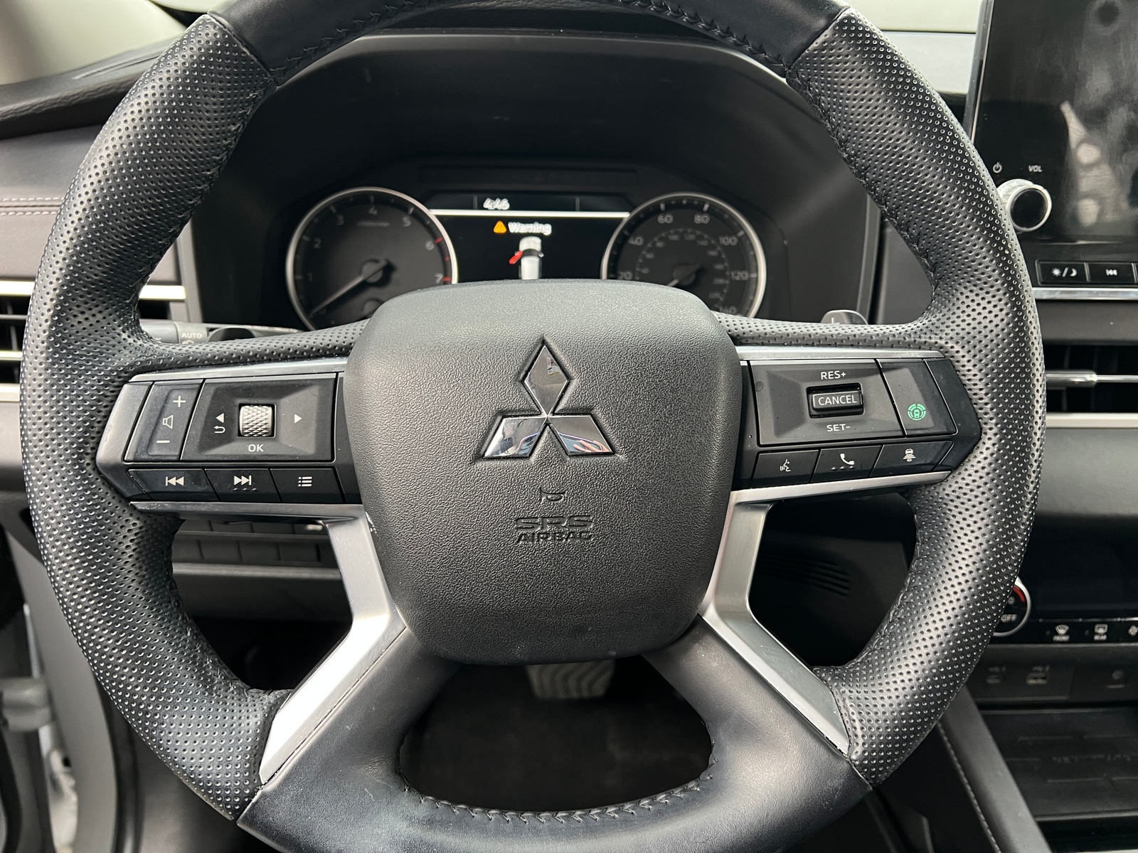 Thumbnail: 2022 Mitsubishi Outlander - 4