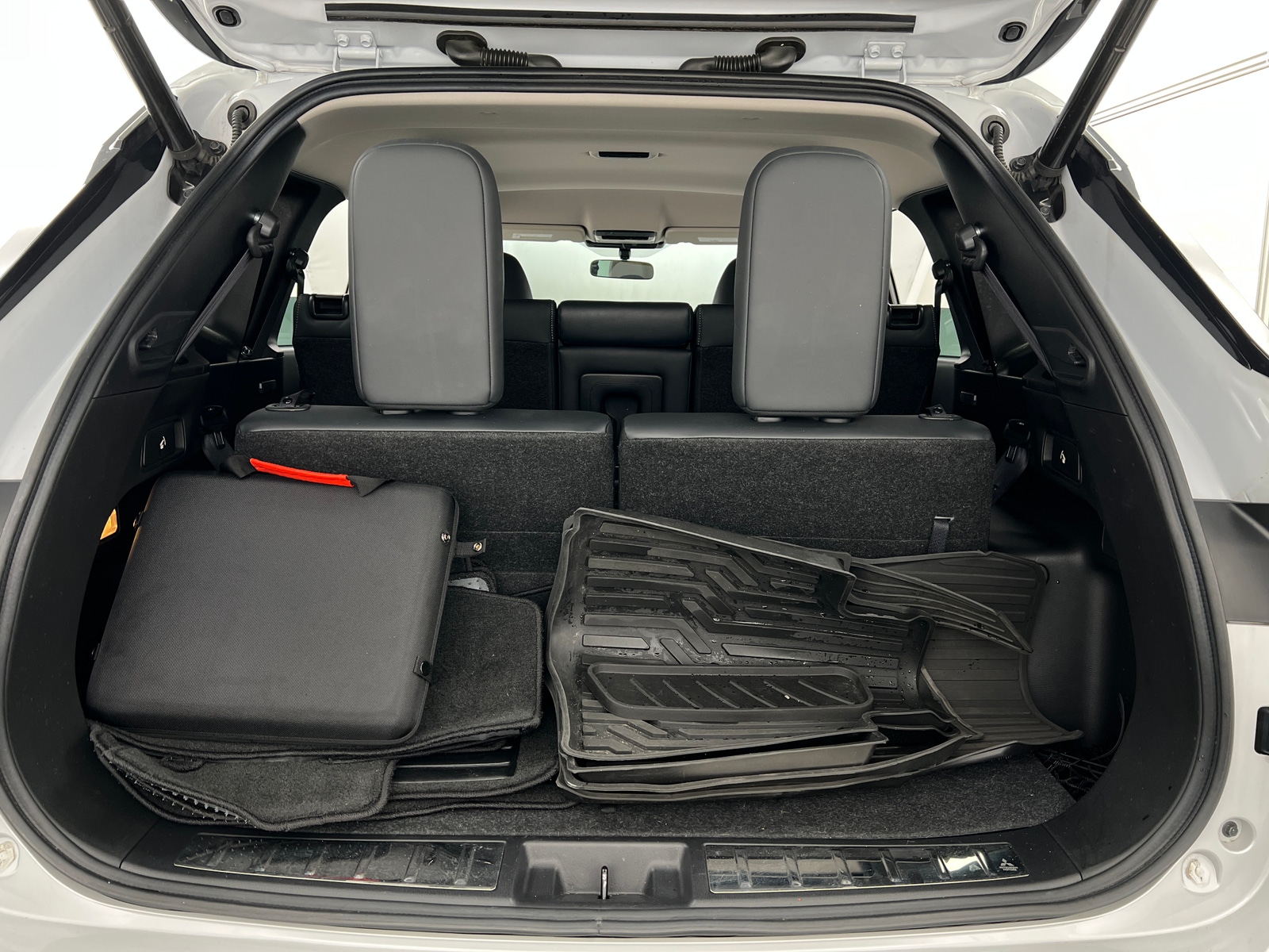 Thumbnail: 2022 Mitsubishi Outlander - 6