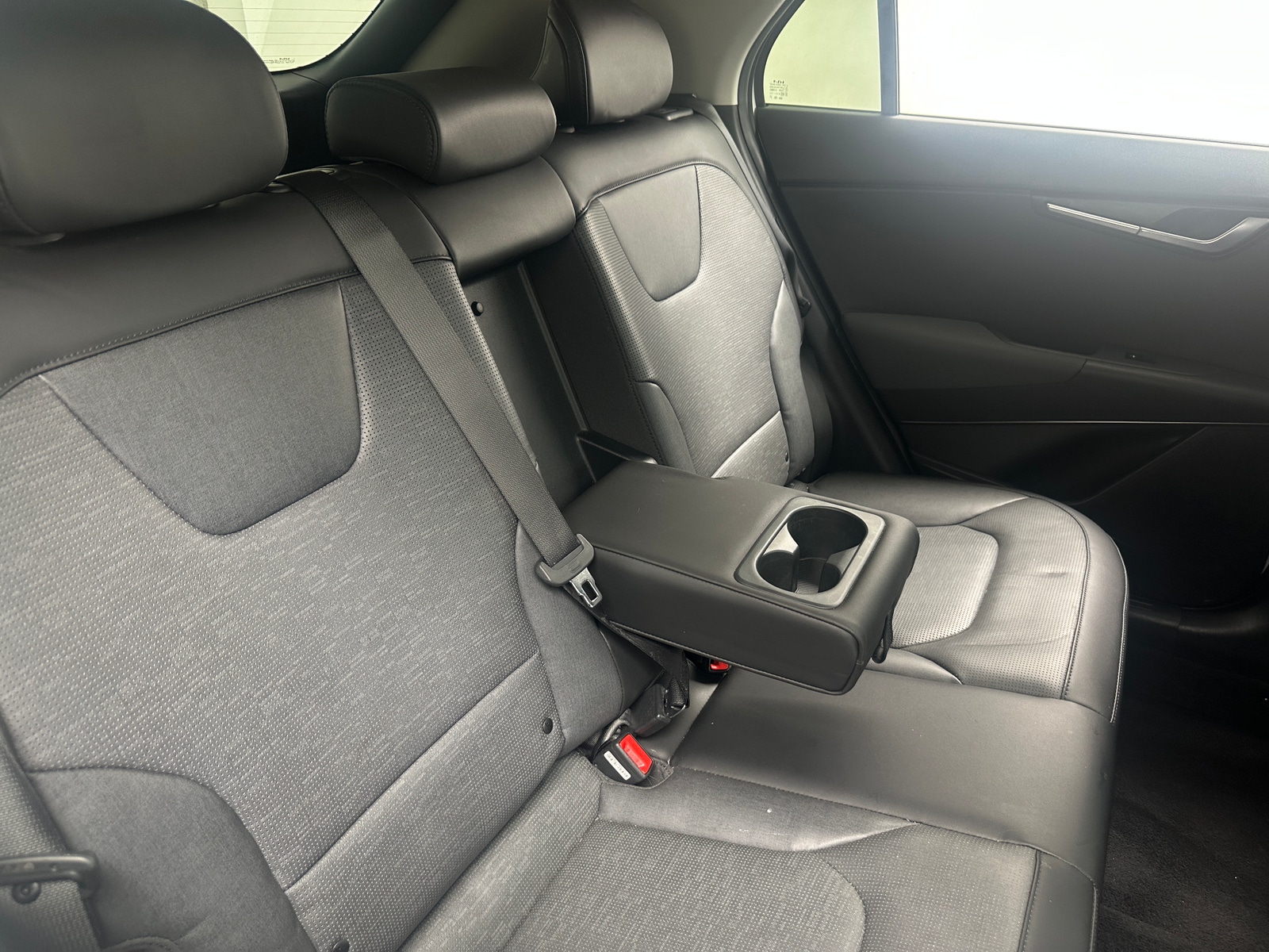 Thumbnail: 2023 Kia Niro - 5