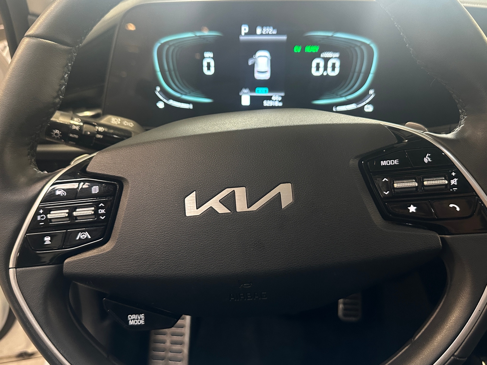 Thumbnail: 2023 Kia Niro - 4
