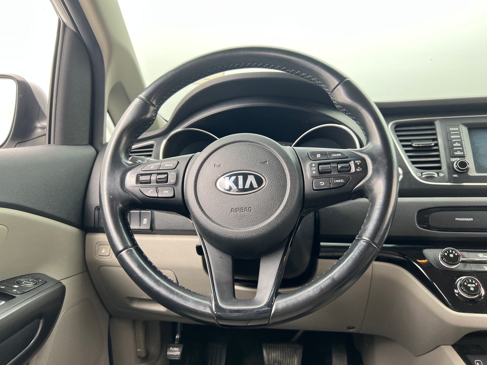 Thumbnail: 2020 Kia Sedona - 4