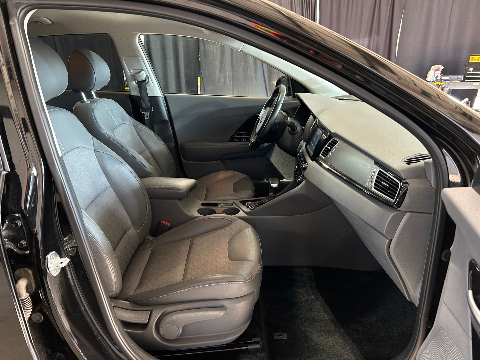 Thumbnail: 2018 Kia Niro - 2