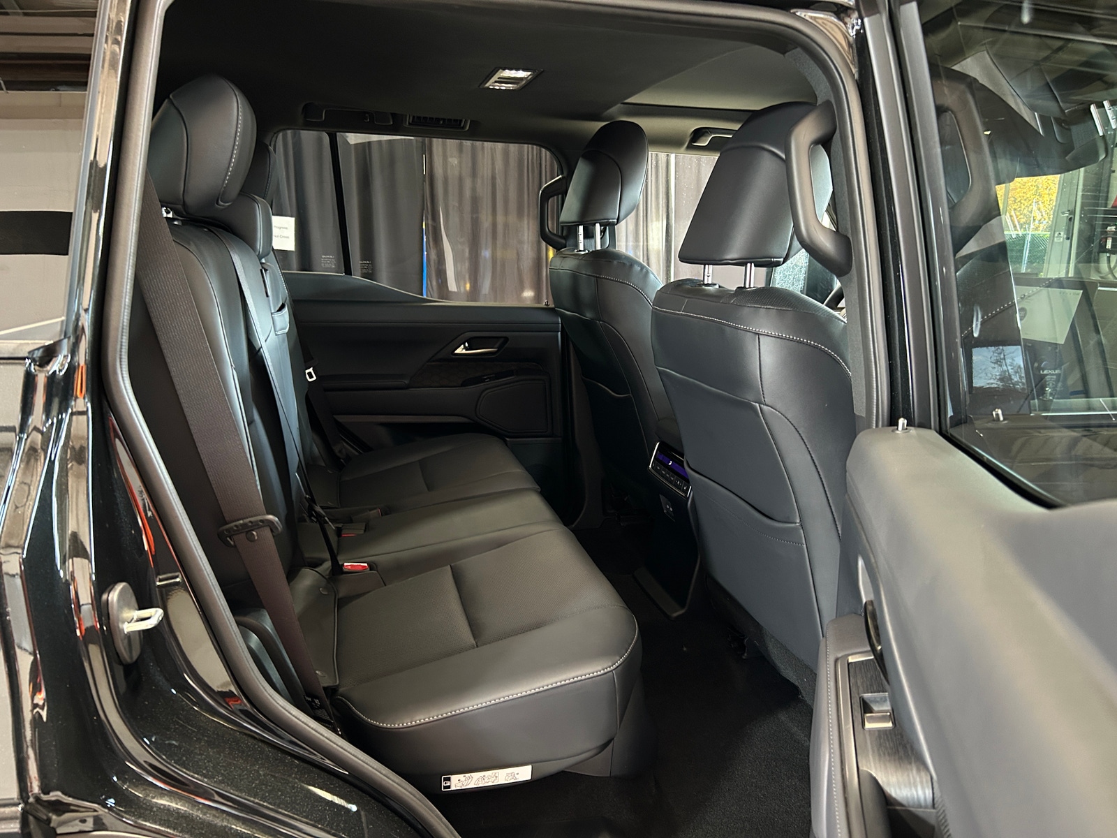 Thumbnail: 2025 Lexus GX - 5