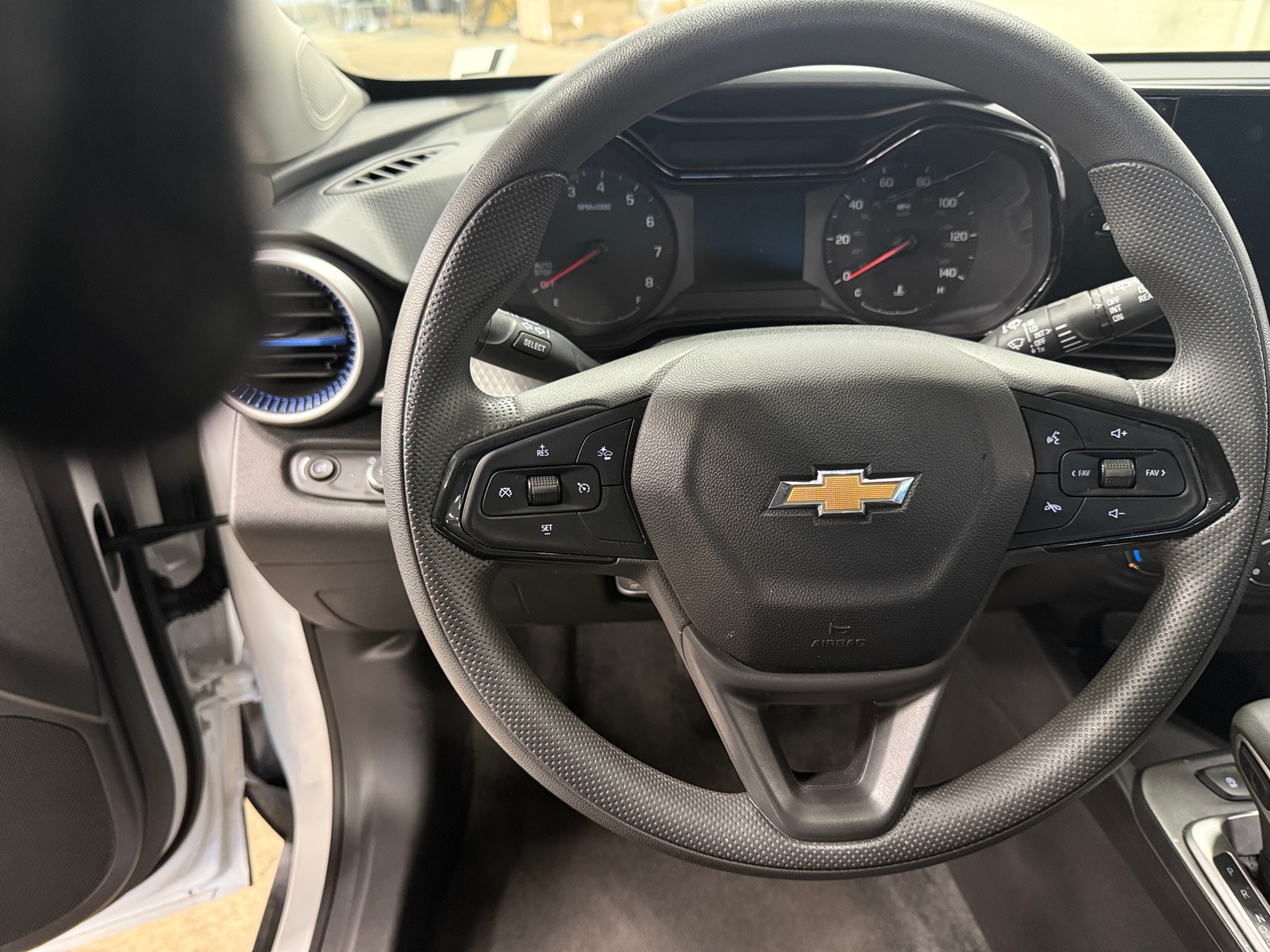 Thumbnail: 2025 Chevrolet Trax - 5