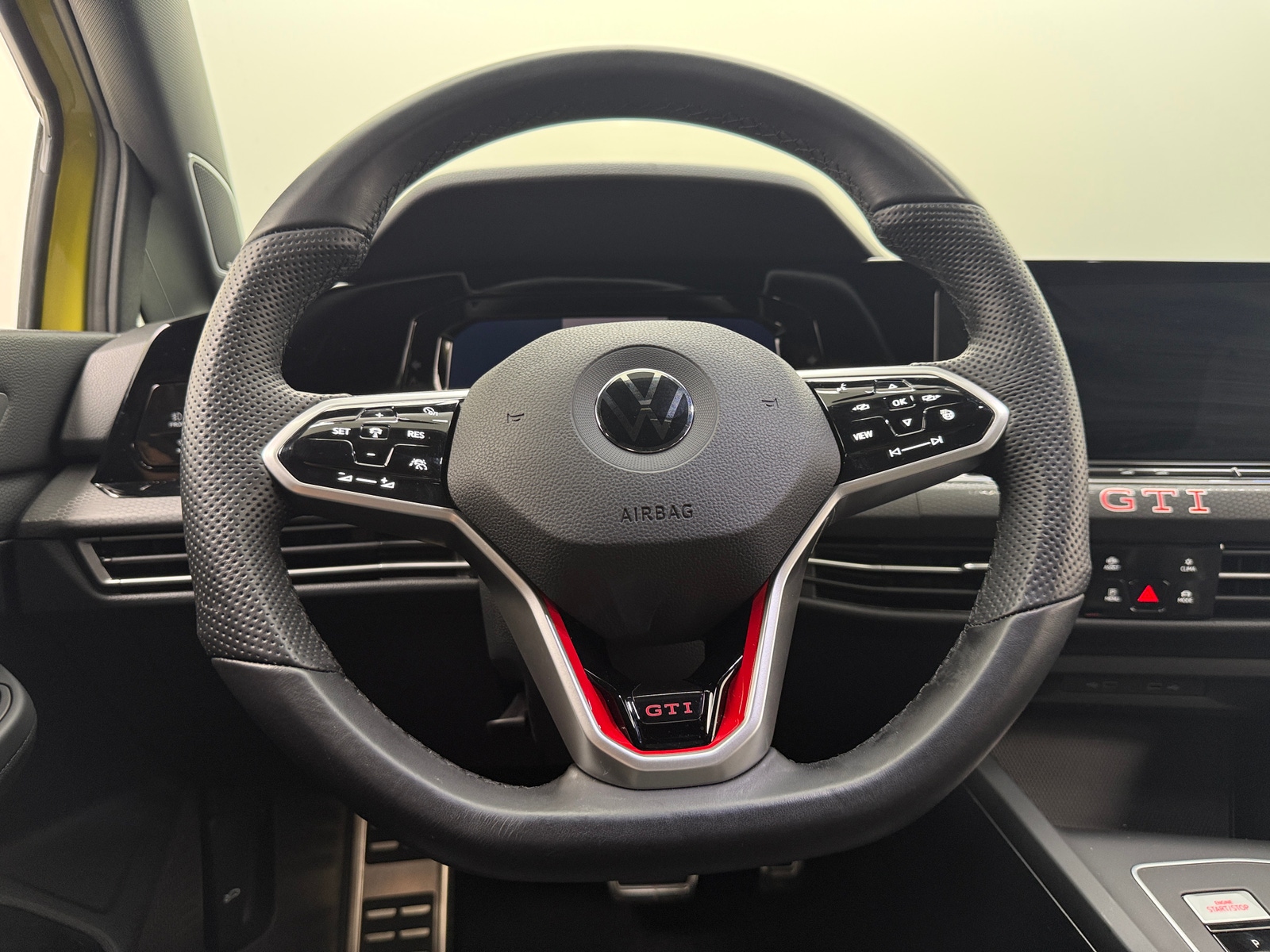 Thumbnail: 2022 Volkswagen Golf - 4