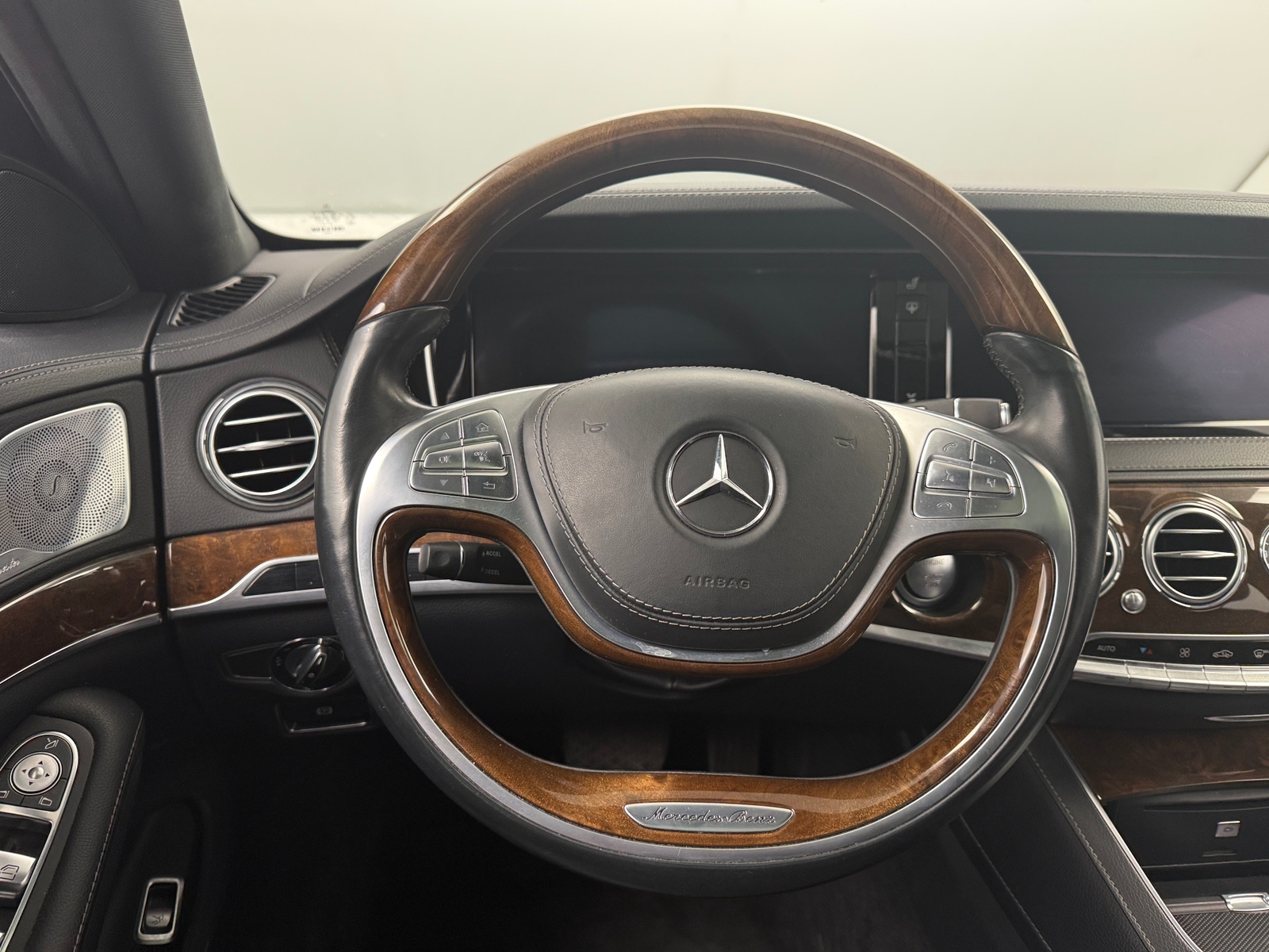 Thumbnail: 2015 Mercedes-Benz S-Class - 4