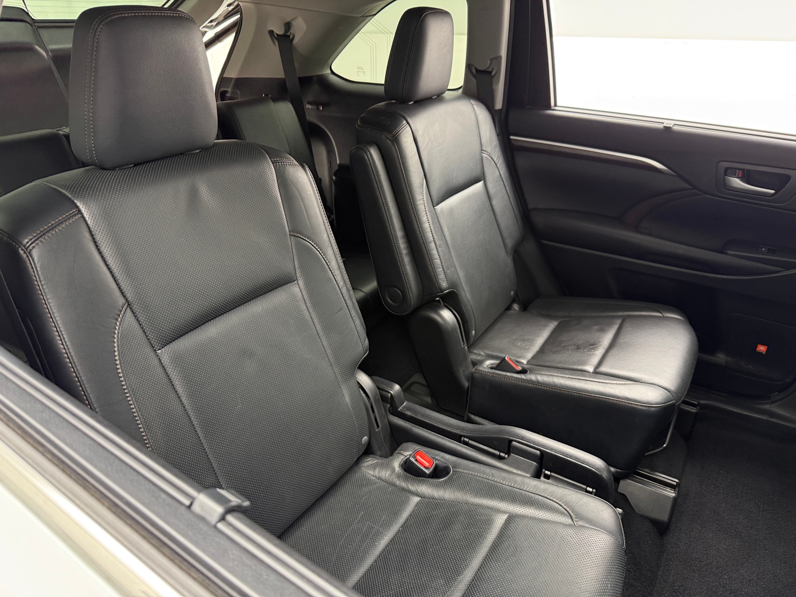 Thumbnail: 2016 Toyota Highlander - 5