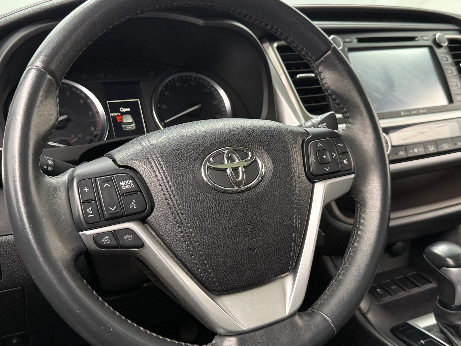 Thumbnail: 2016 Toyota Highlander - 4