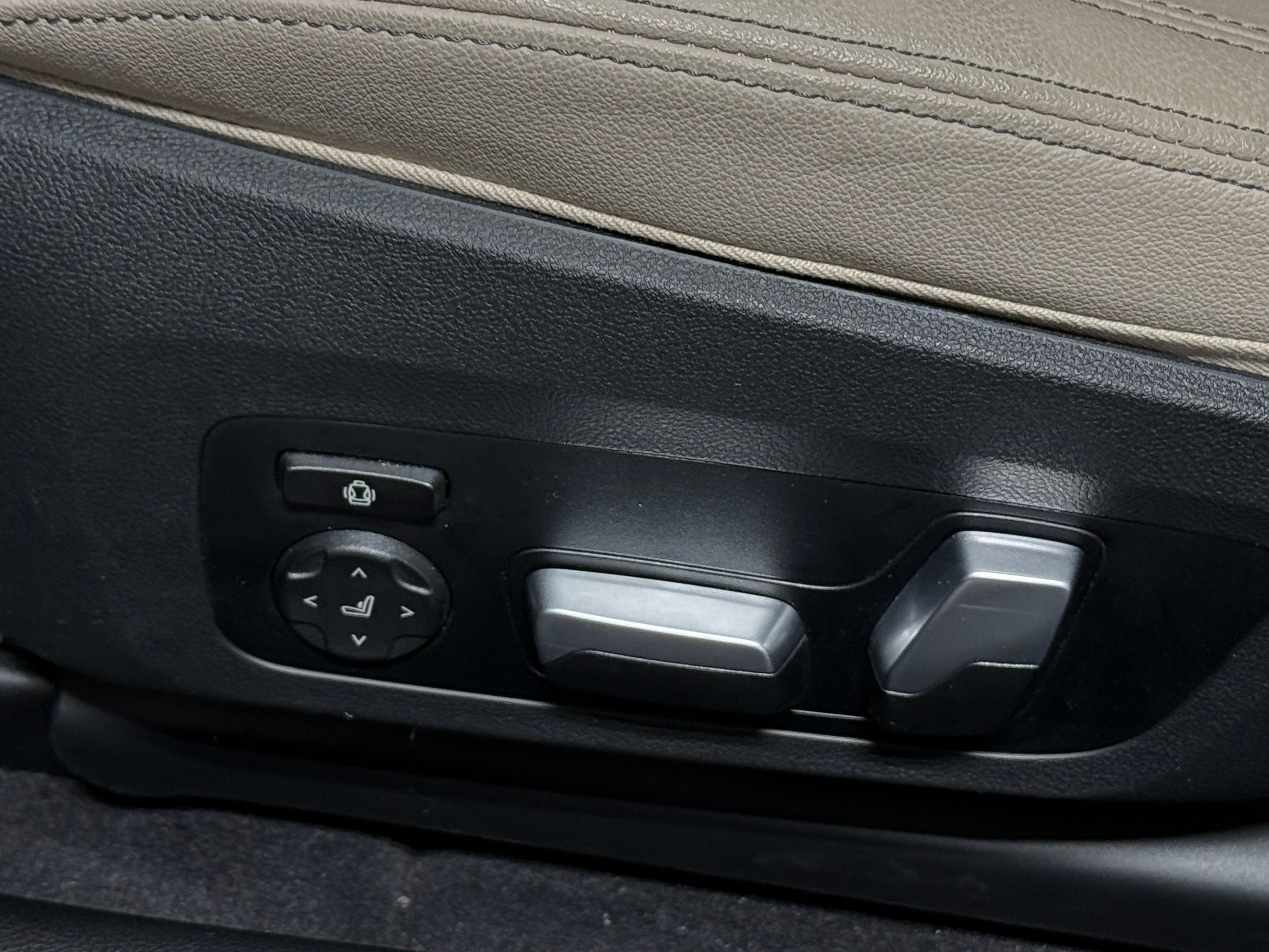 Used 2022 BMW i4 Base with VIN WBY73AW02NFN21033 for sale in Auburn, WA