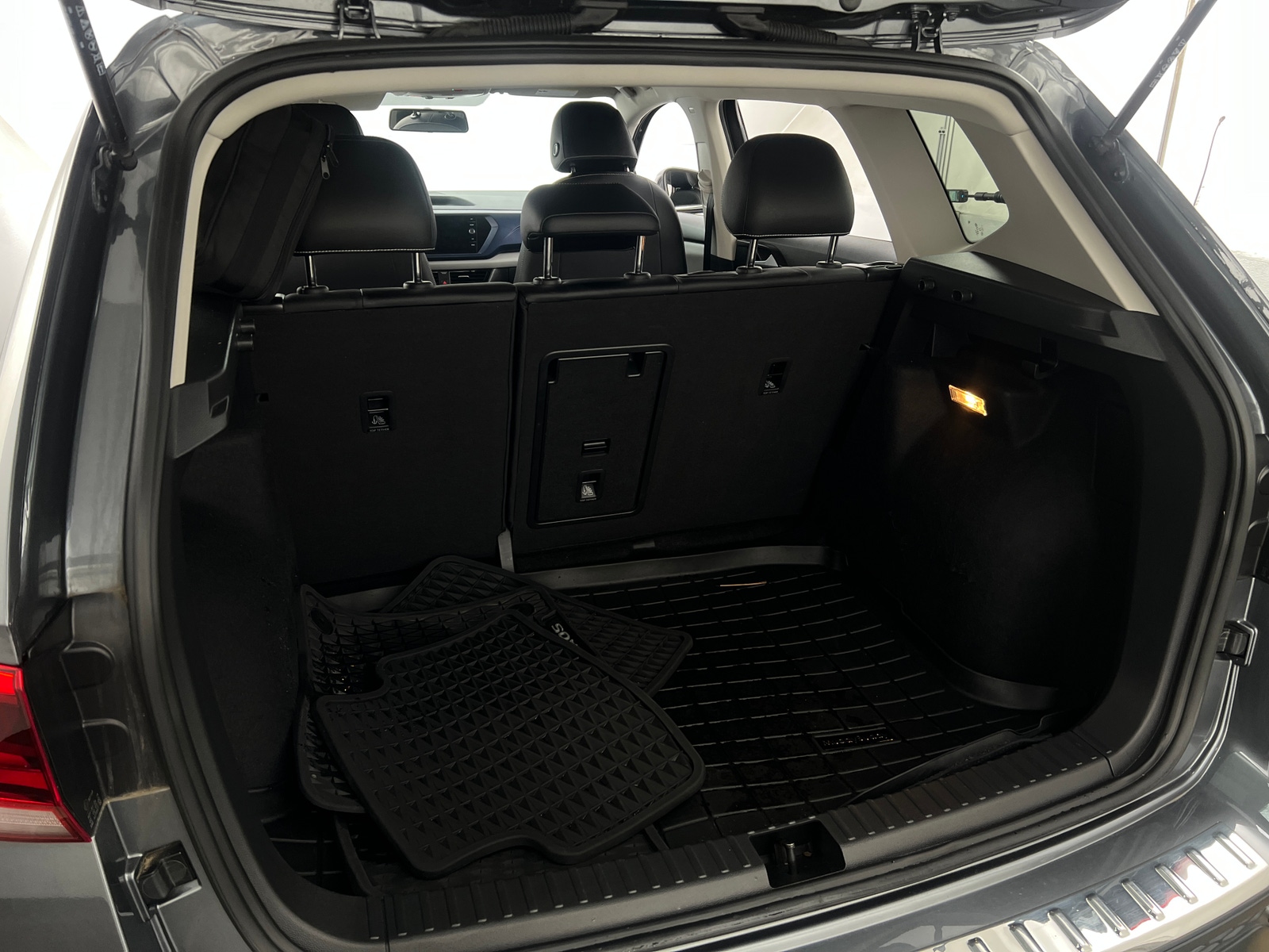 Thumbnail: 2022 Volkswagen Taos - 6