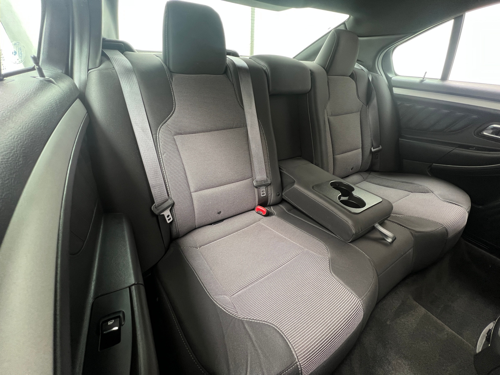 Thumbnail: 2016 Ford Taurus - 6