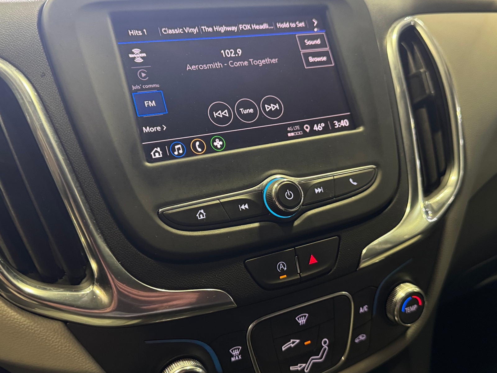 Thumbnail: 2022 Chevrolet Equinox - 4