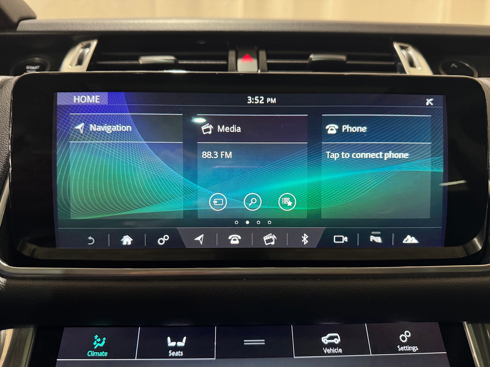 Thumbnail: 2020 Land Rover Range Rover Sport - 3