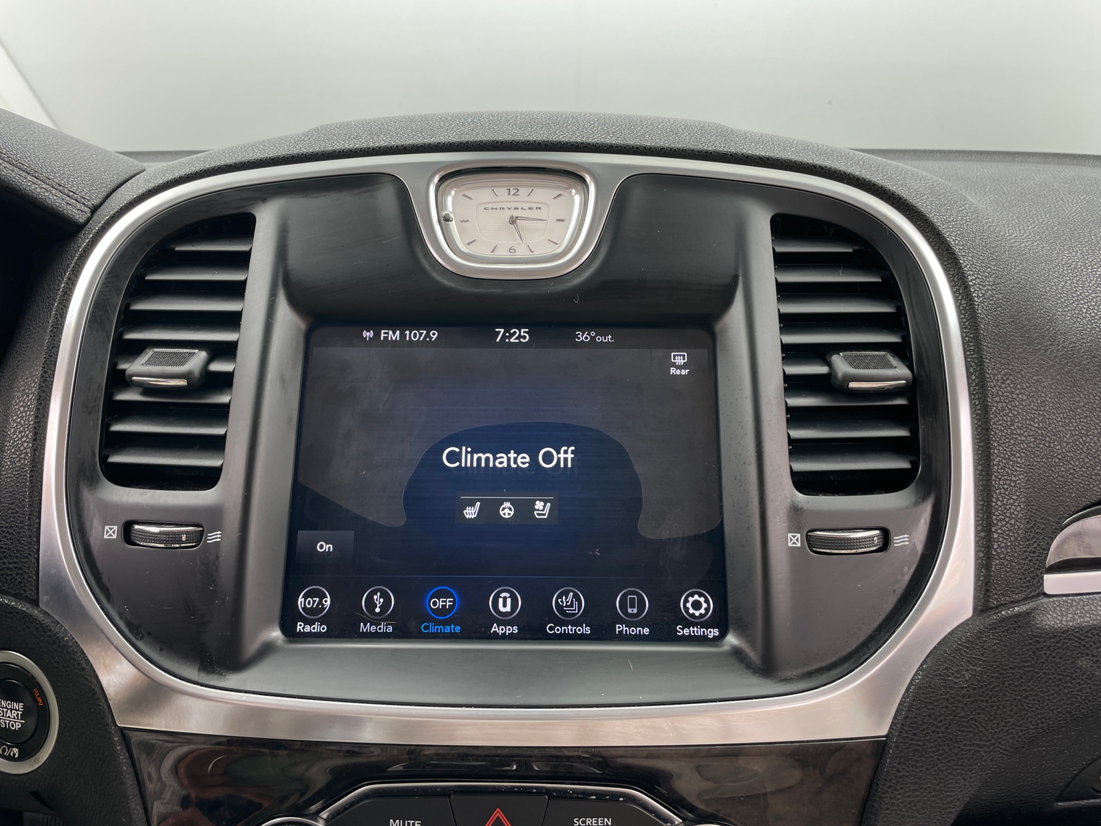 Thumbnail: 2018 Chrysler 300 - 4