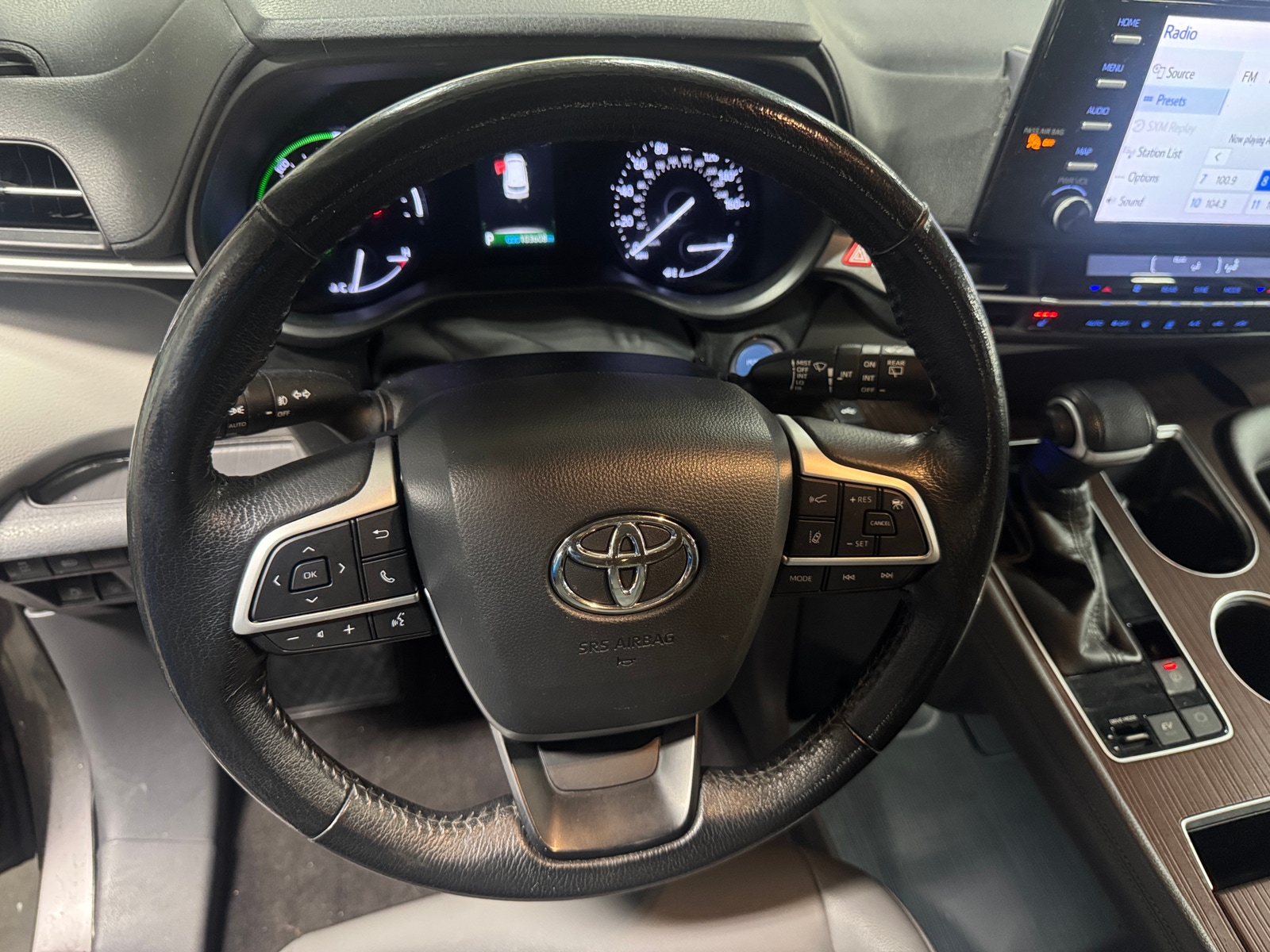 Thumbnail: 2021 Toyota Sienna - 4