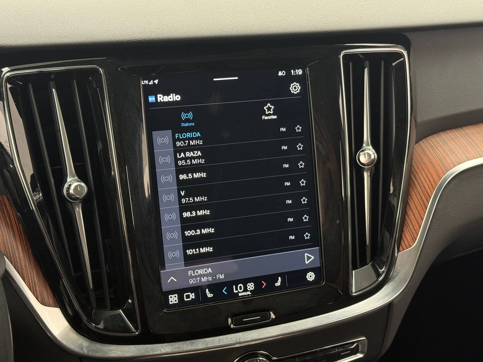 Thumbnail: 2025 Volvo V60 - 3