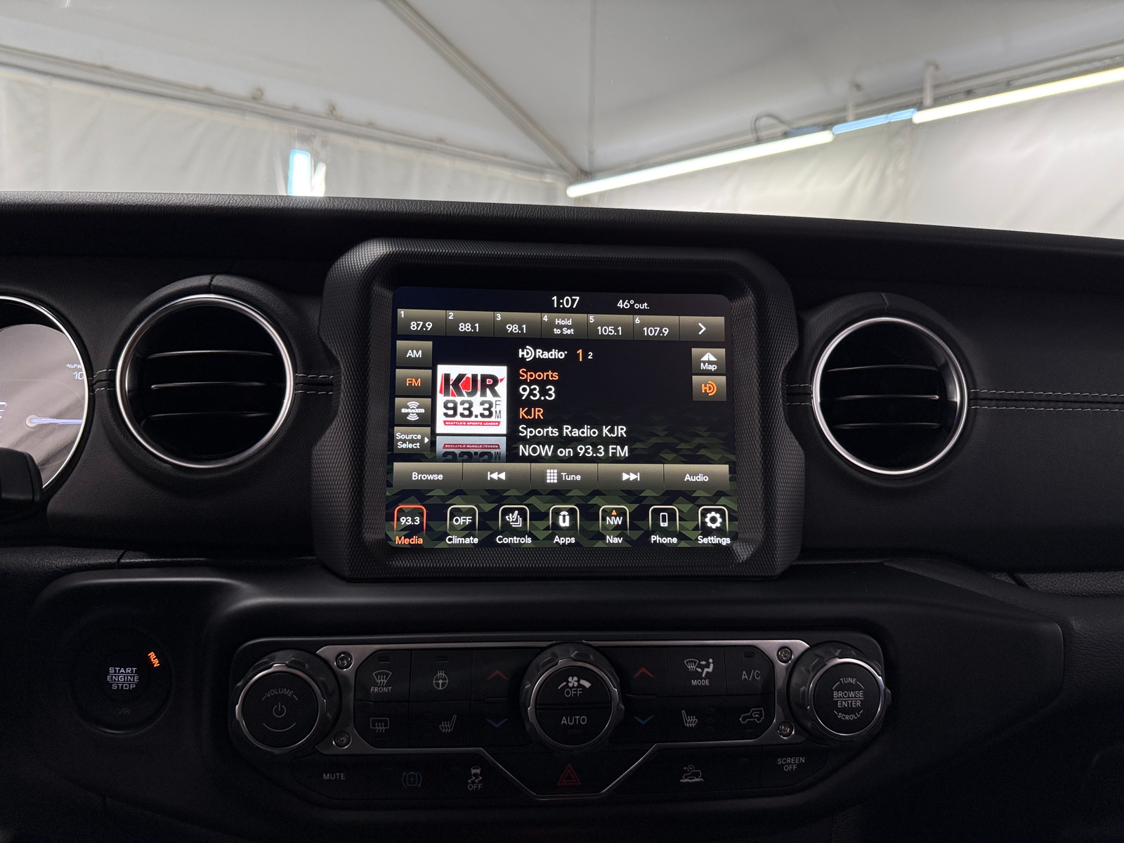 Thumbnail: 2022 Jeep Wrangler - 3