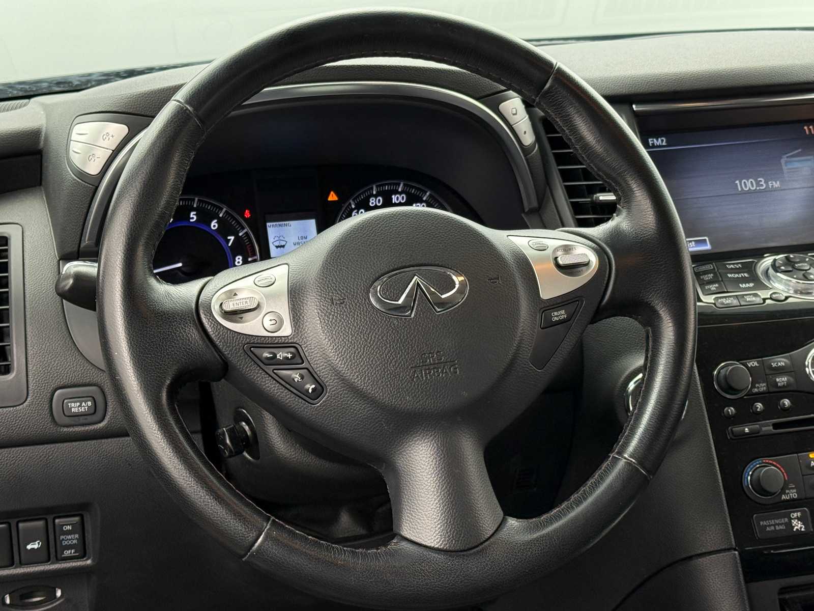 Thumbnail: 2017 INFINITI QX70 - 4