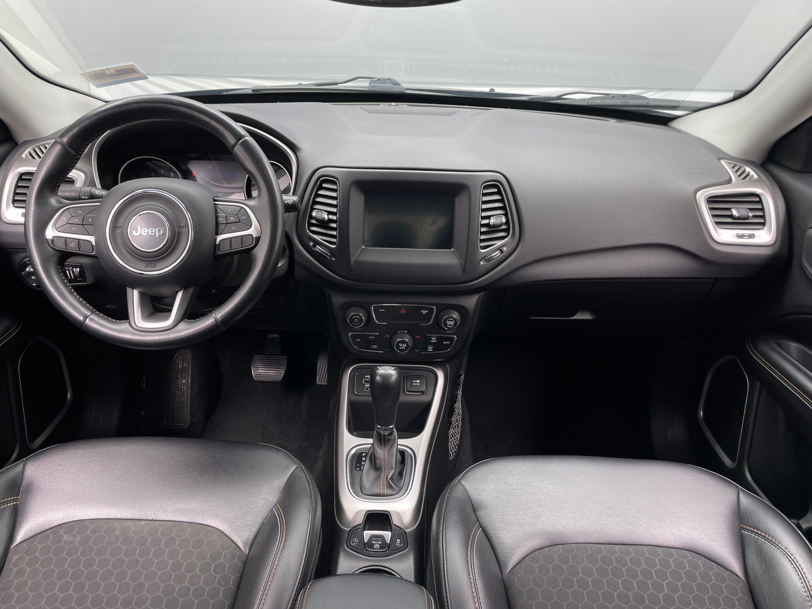 Thumbnail: 2018 Jeep Compass - 3