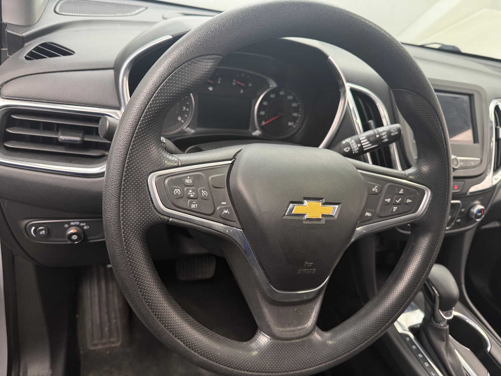 Thumbnail: 2022 Chevrolet Equinox - 5