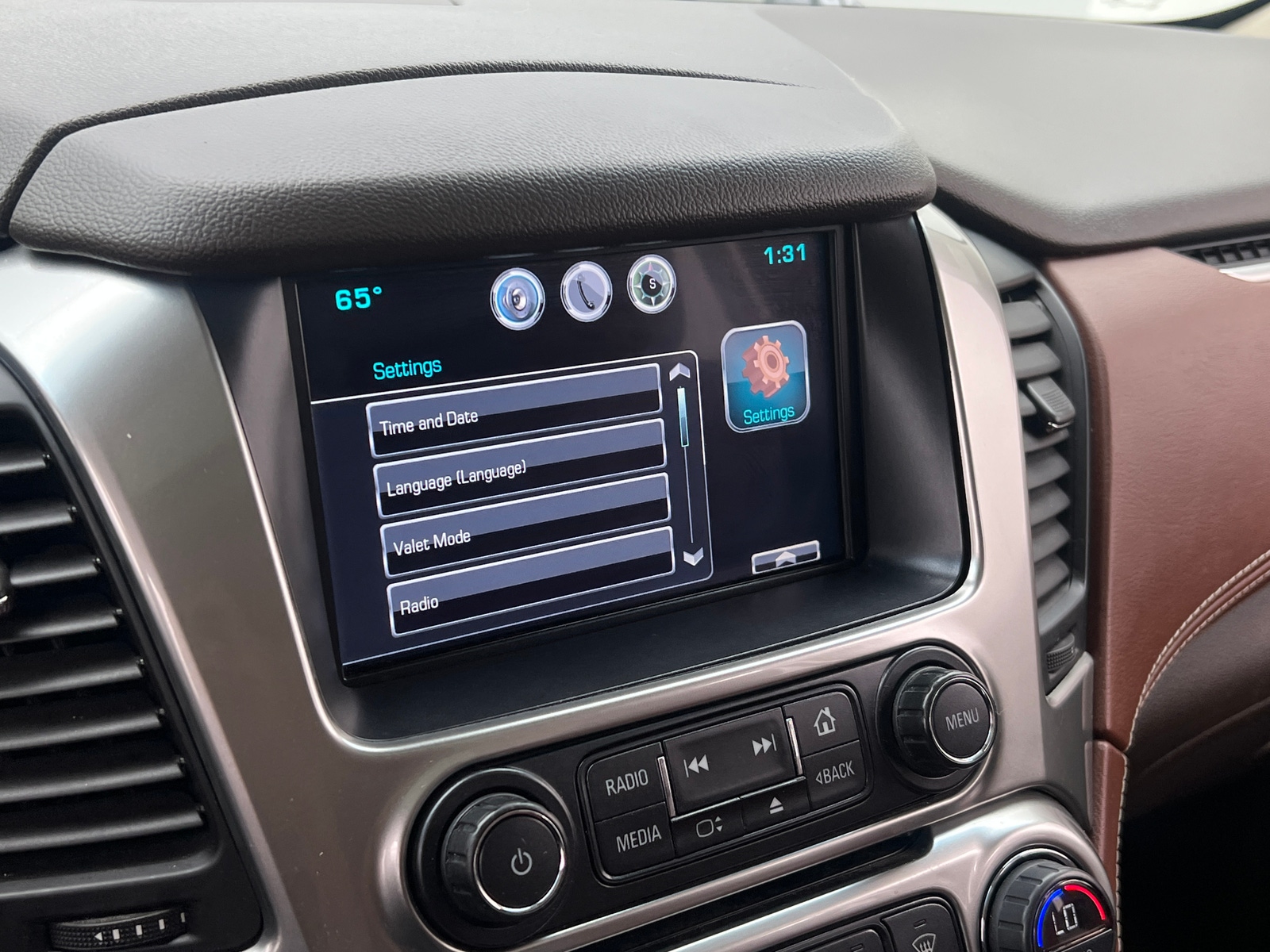 Thumbnail: 2015 Chevrolet Tahoe - 3