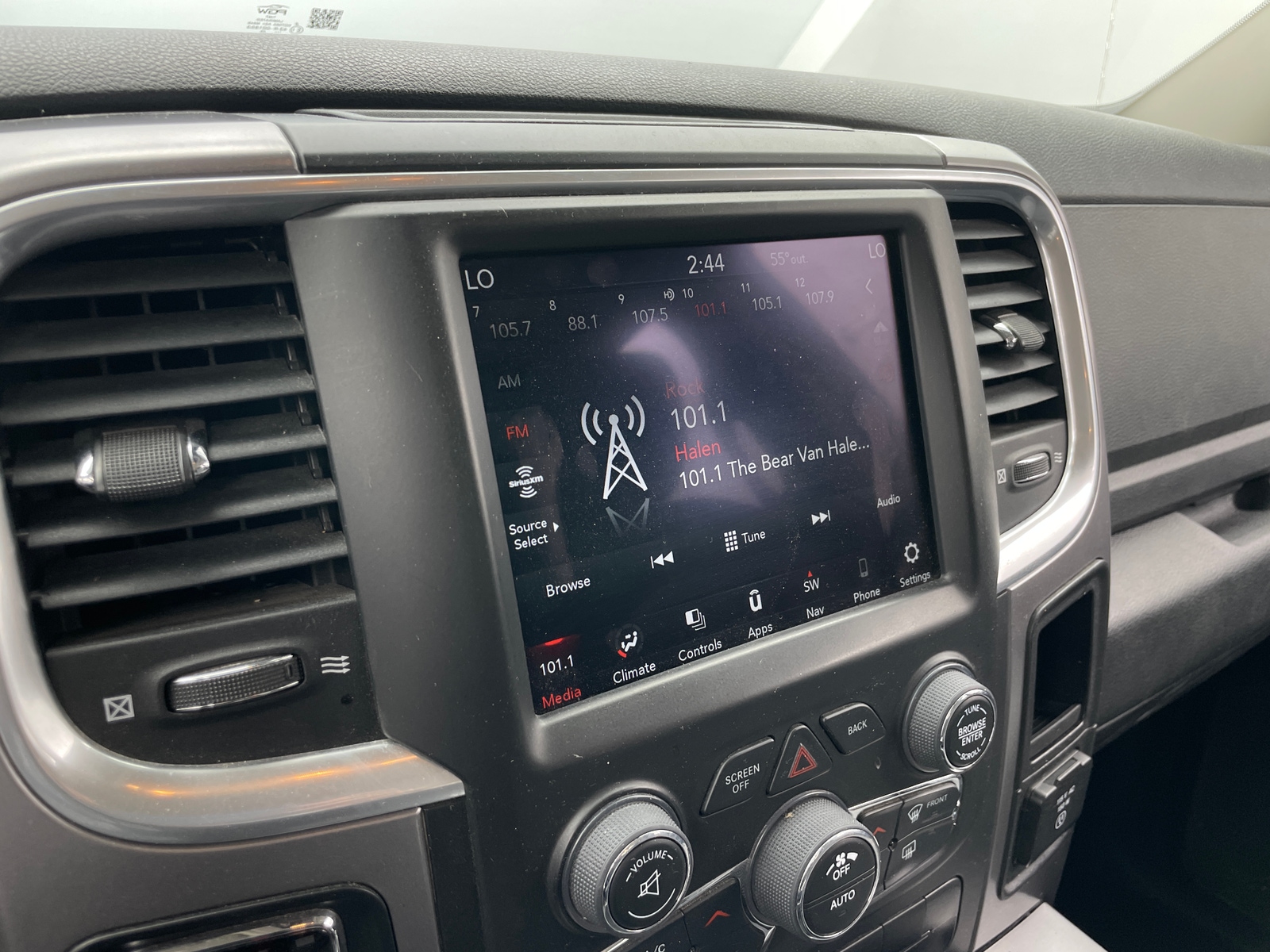 Thumbnail: 2023 RAM 1500 Classic - 4