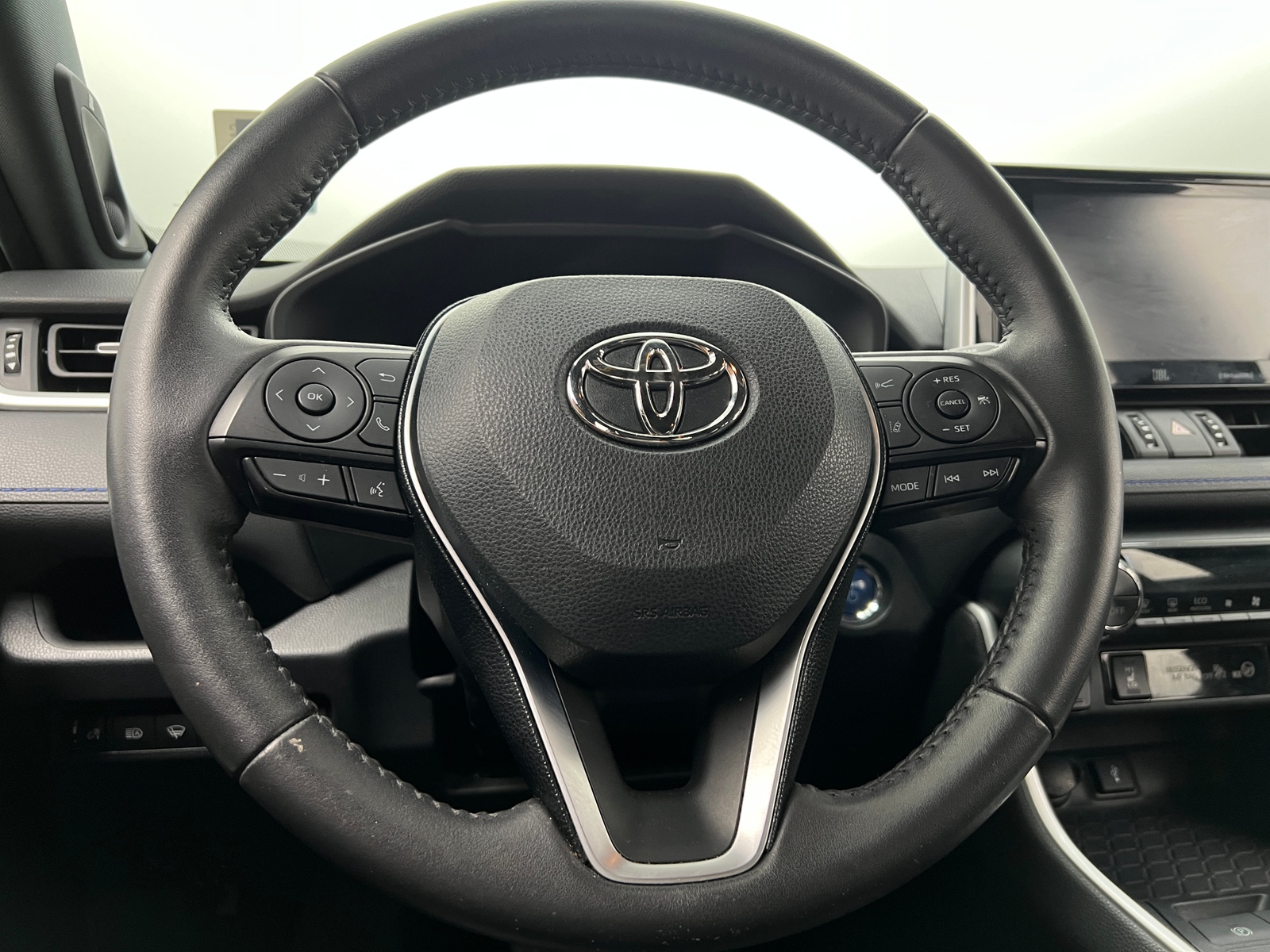 Thumbnail: 2020 Toyota RAV4 - 4