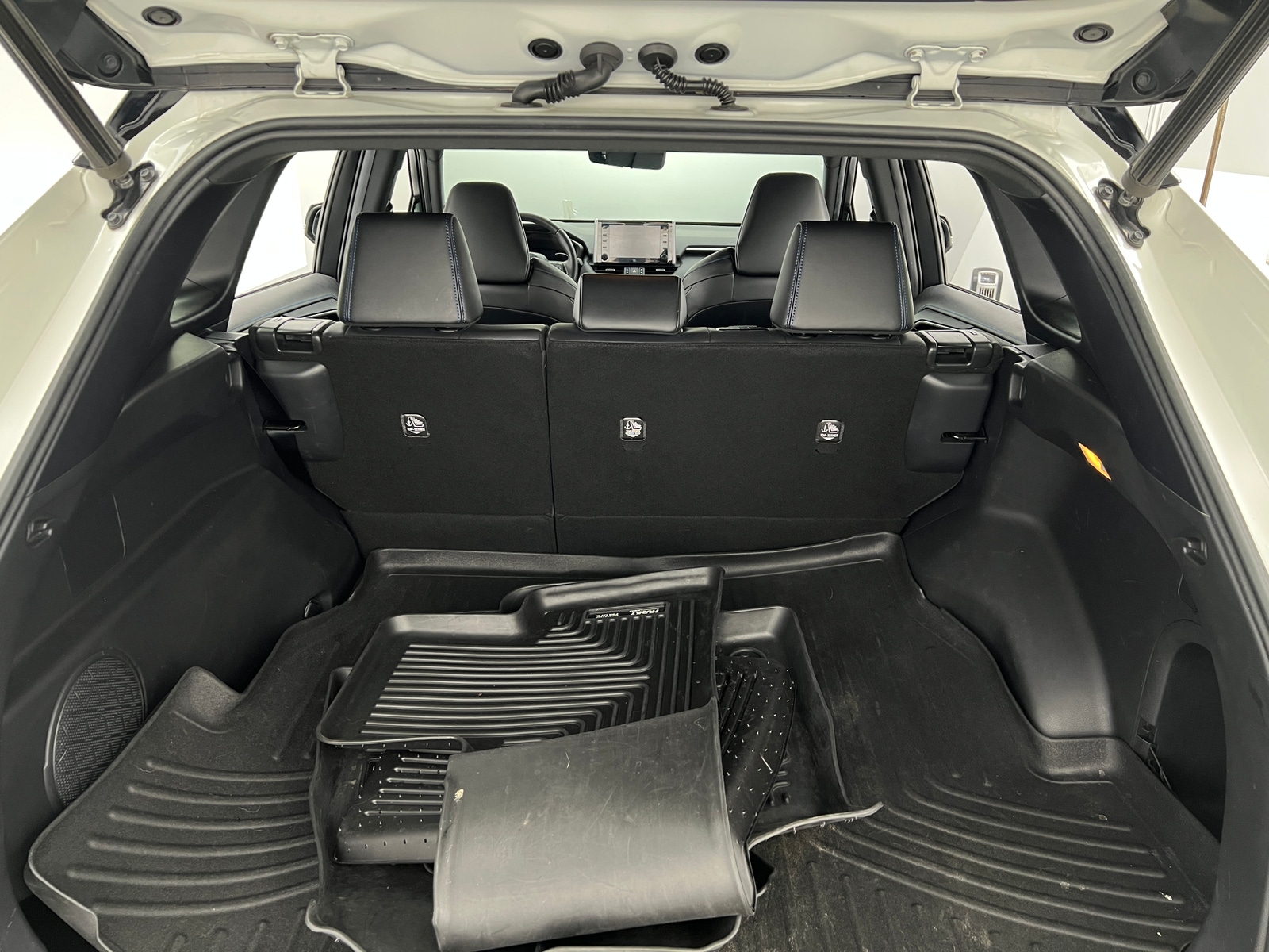 Thumbnail: 2020 Toyota RAV4 - 6