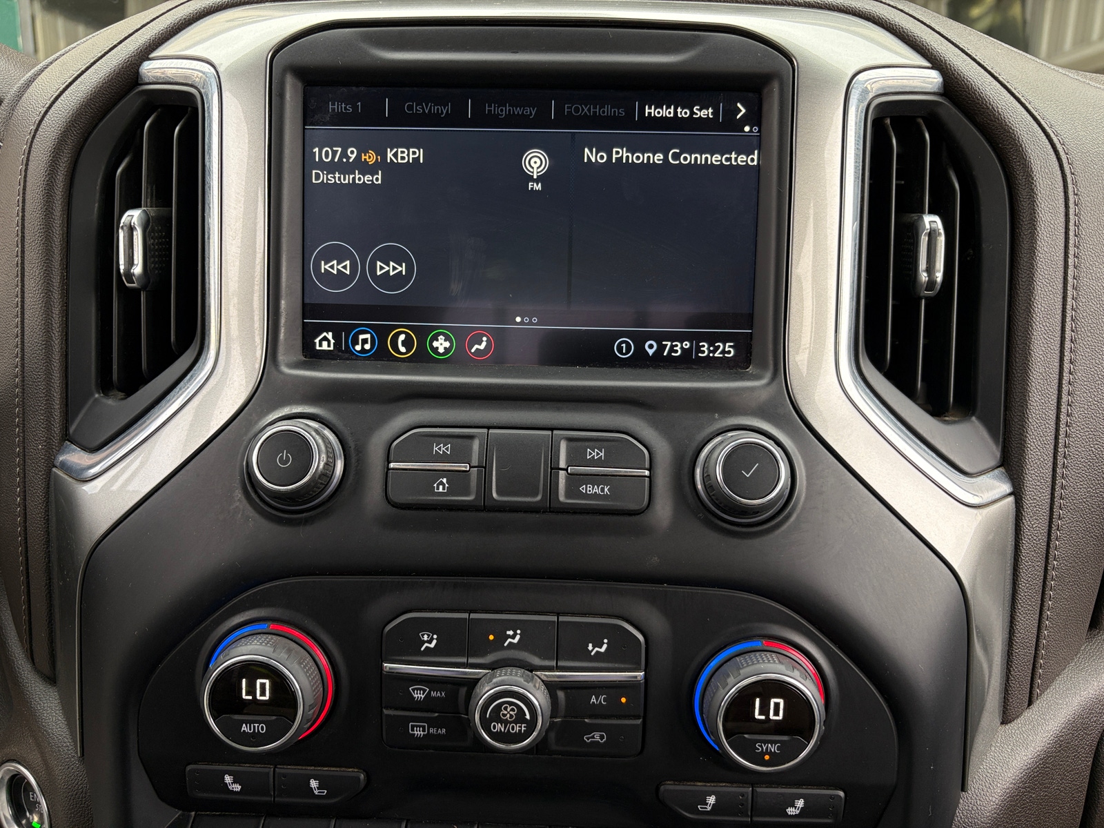 Thumbnail: 2020 Chevrolet Silverado 1500 - 3