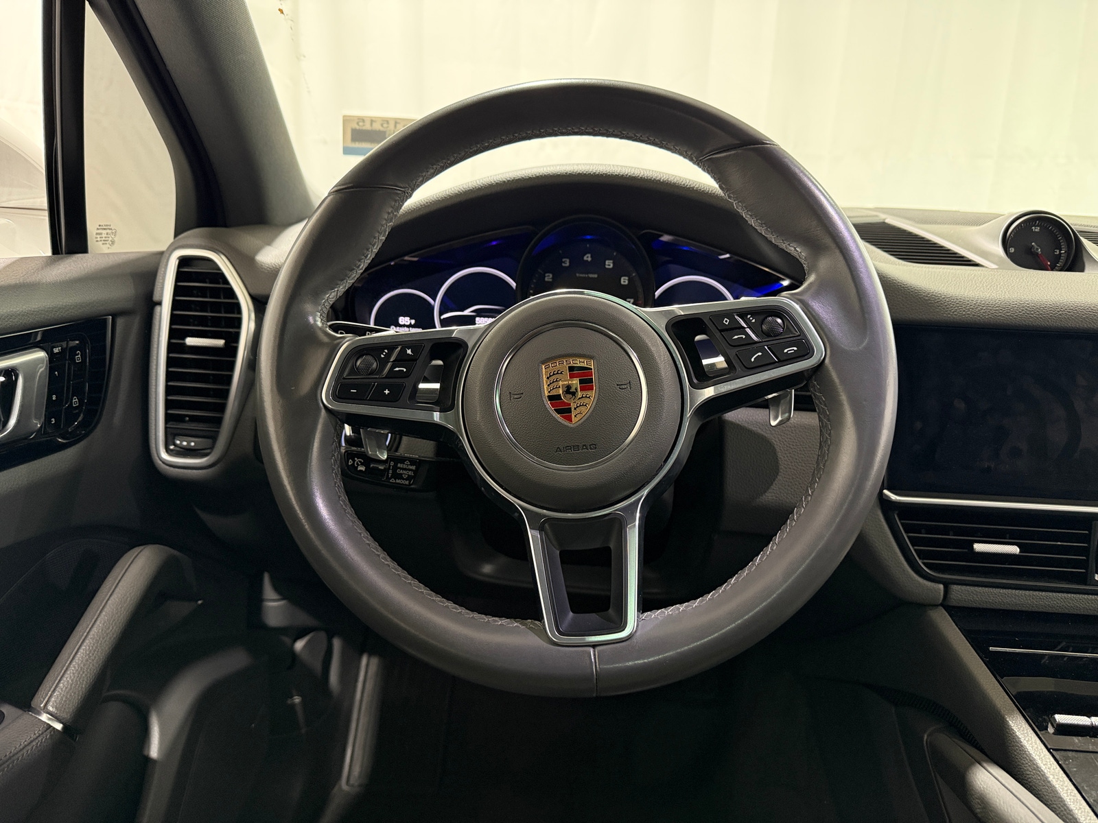 Thumbnail: 2019 Porsche Cayenne - 4