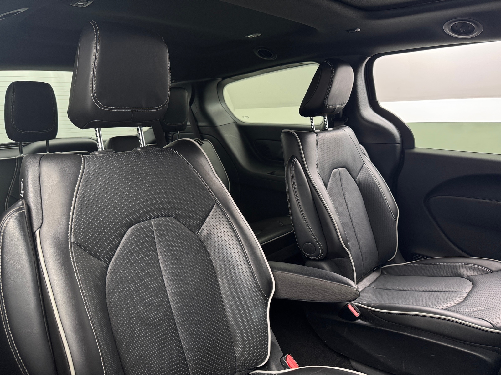 Thumbnail: 2023 Chrysler Pacifica - 5