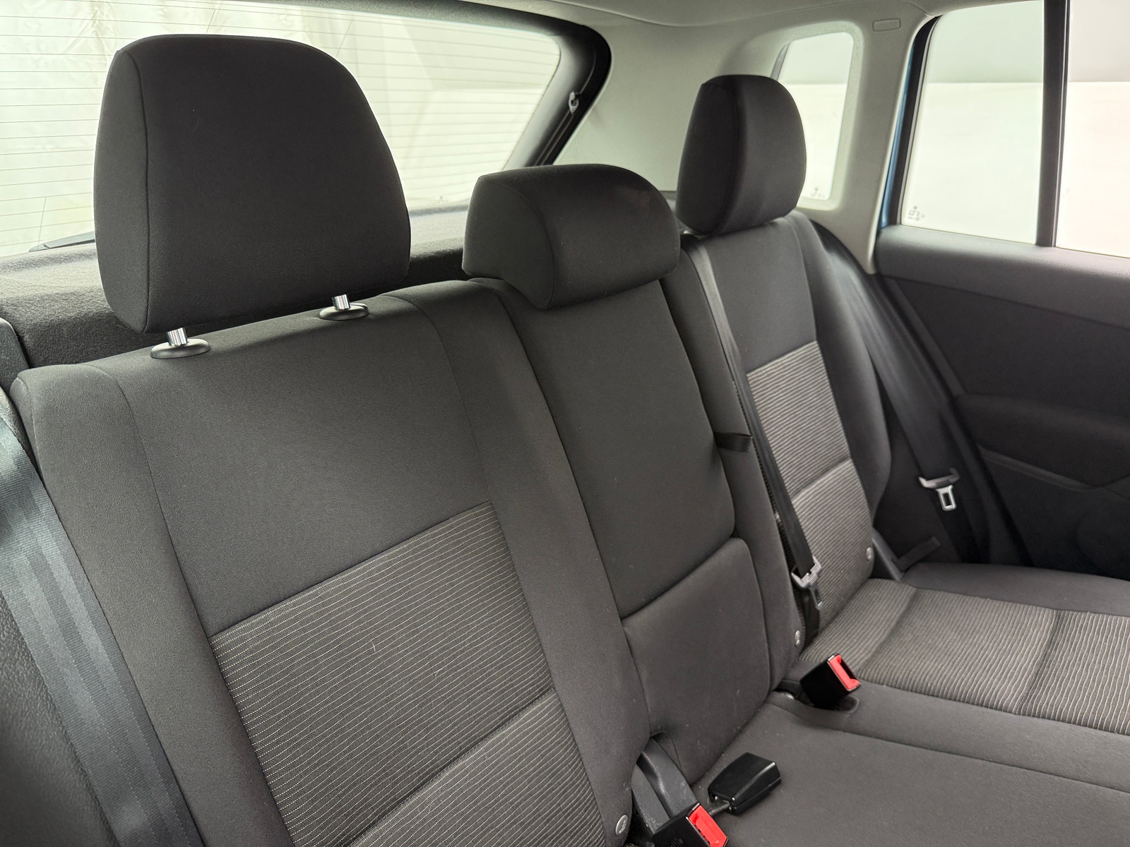 Thumbnail: 2017 Volkswagen Tiguan - 6